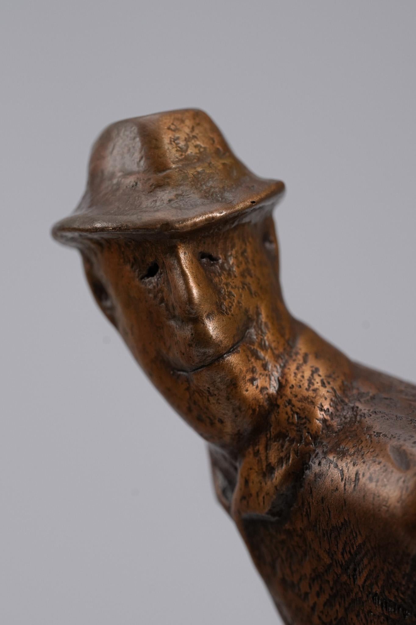 A Second Glance, Contemporary Bronze Figure Sculpture en vente 2