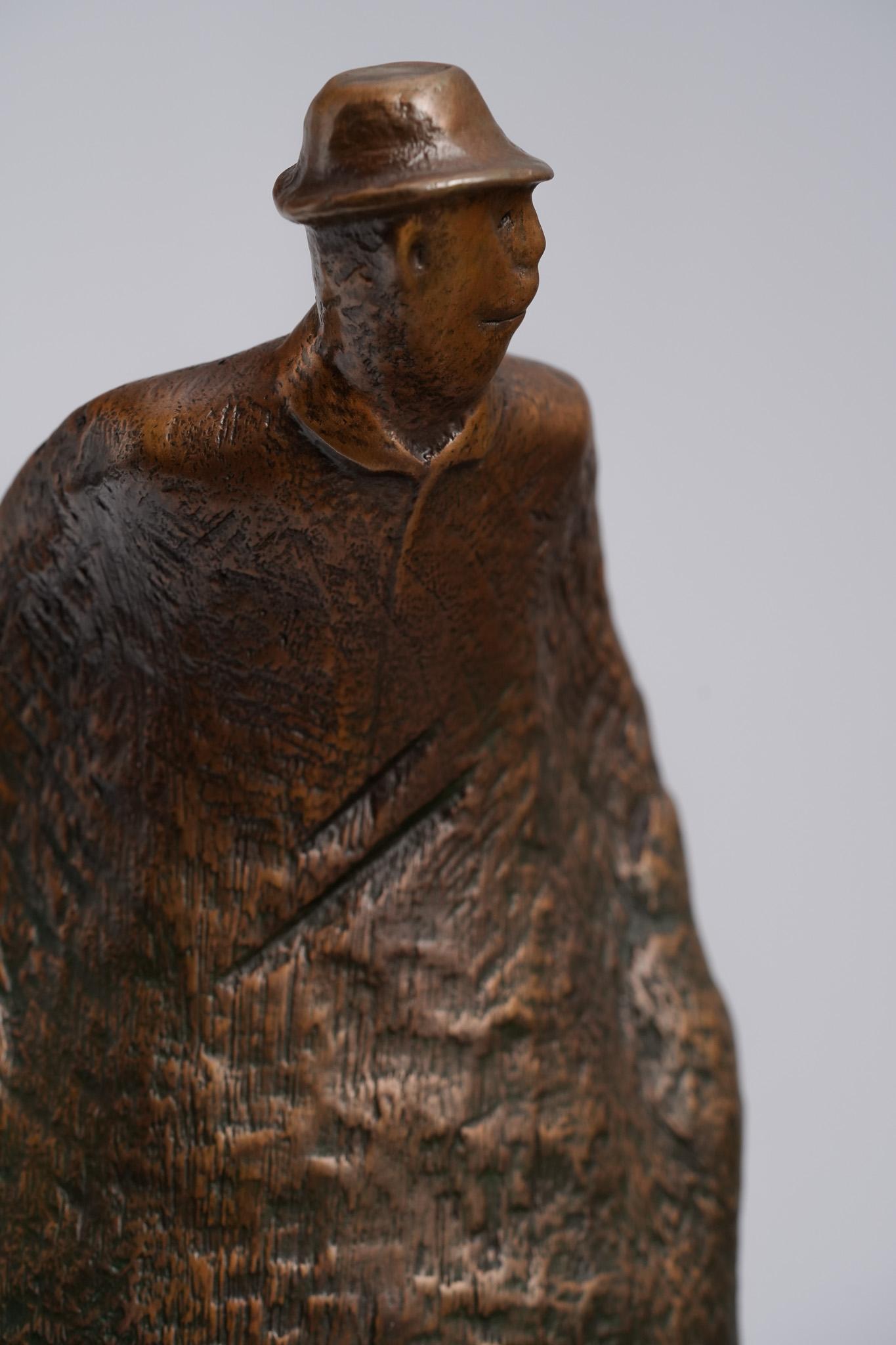 A Second Glance, Contemporary Bronze Figure Sculpture en vente 3