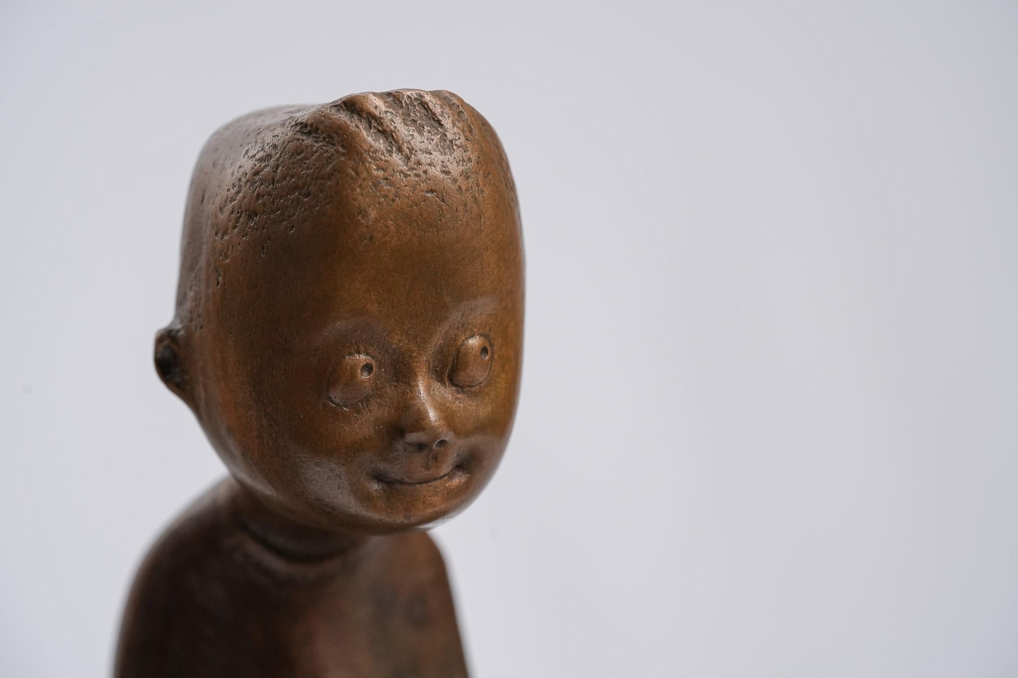 Kindheit, zeitgenössische Bronzeskulptur im Angebot 8