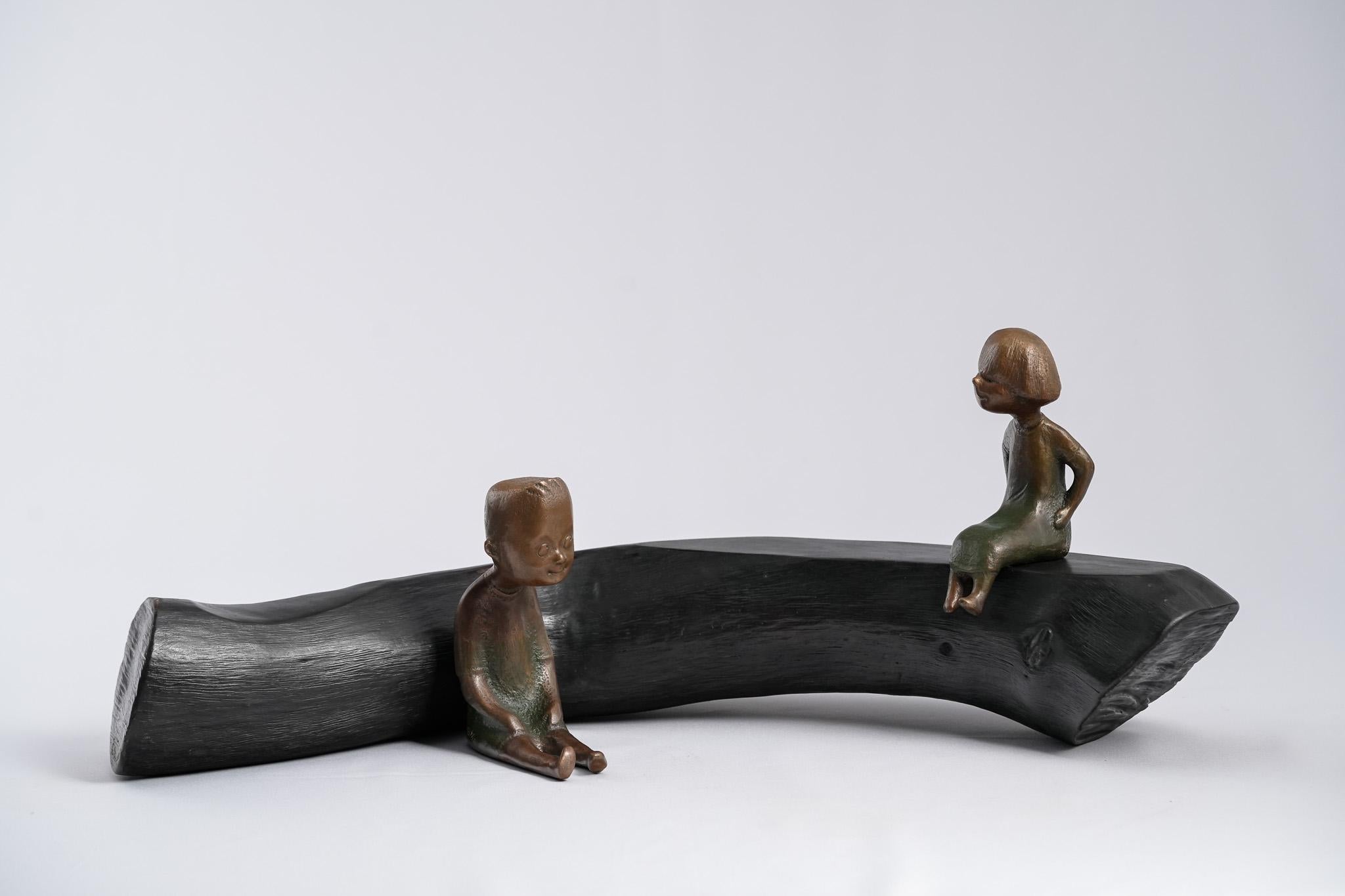 Kindheit, zeitgenössische Bronzeskulptur – Sculpture von Ser Uang Huang