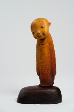 Scultura contemporanea in legno di canfora intagliata a mano: "Strolling" di Ser Uang Huang