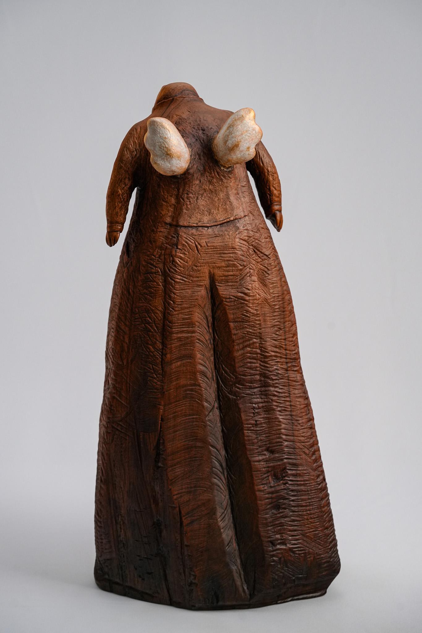 Dream of Flight, Zeitgenössische handgeschnitzte Holzskulptur, 2019 – Sculpture von Ser Uang Huang