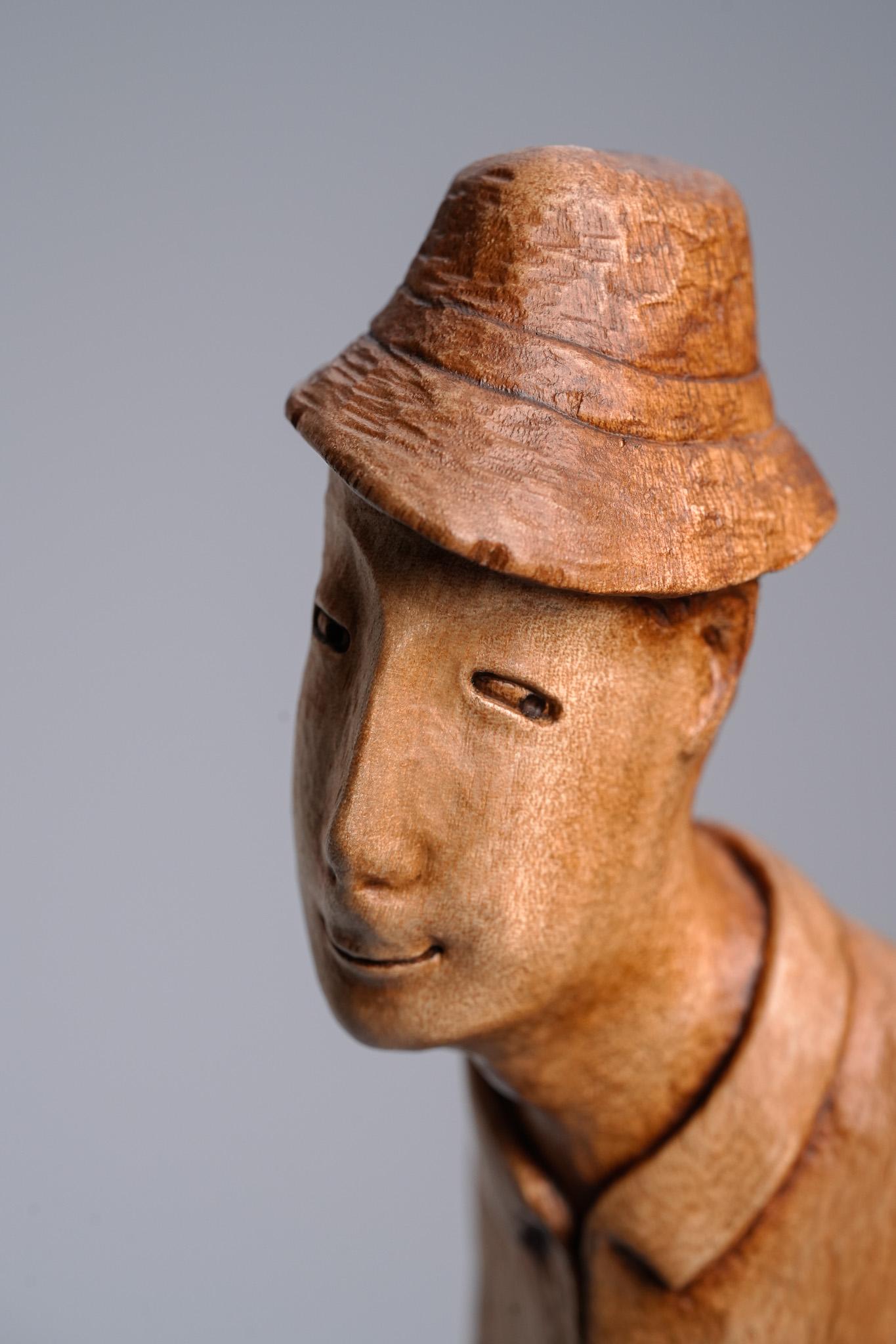 Gotting, Zeitgenössische handgeschnitzte Holzskulptur, 2019 im Angebot 1