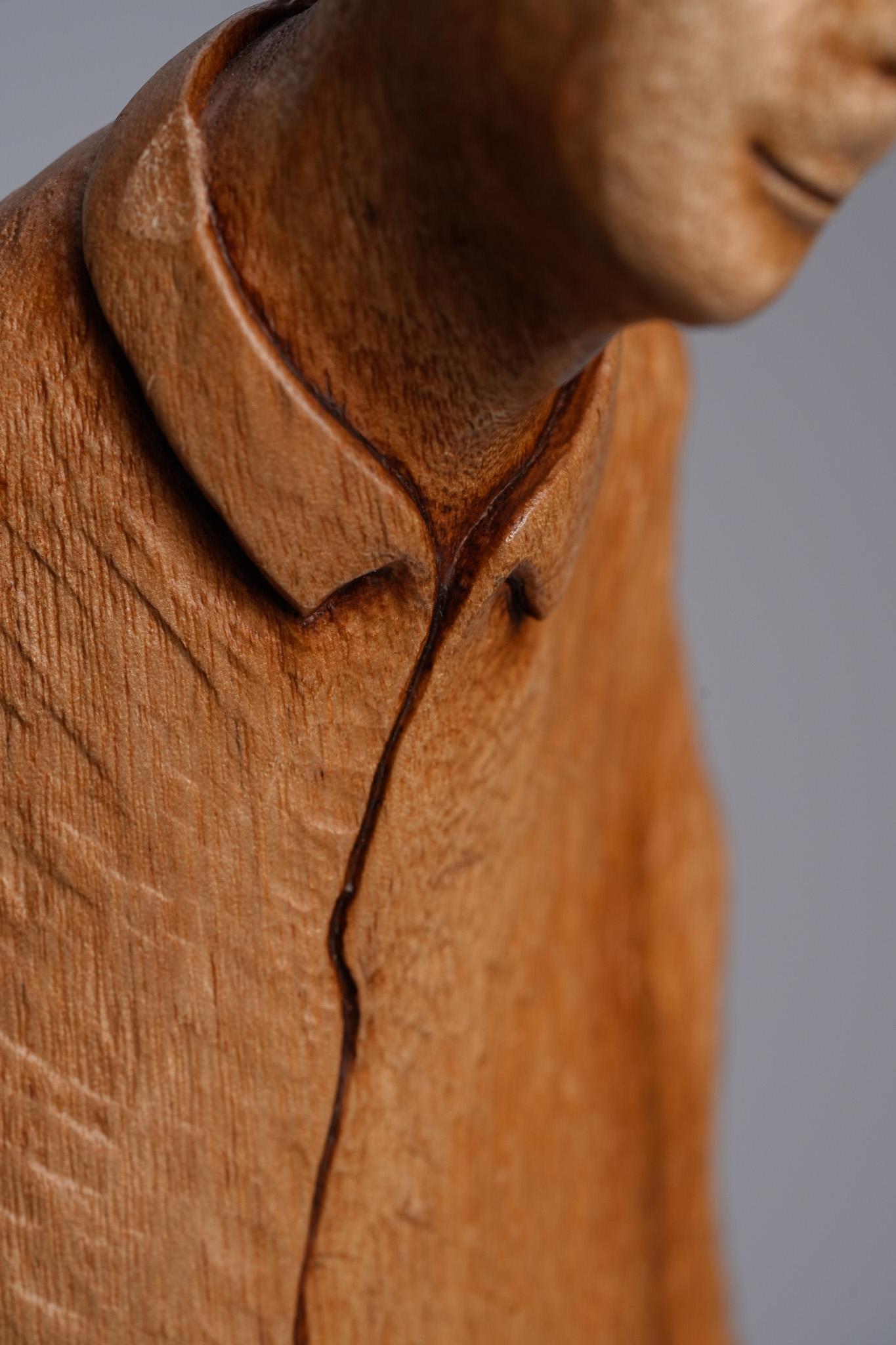 Gotting, Zeitgenössische handgeschnitzte Holzskulptur, 2019 im Angebot 3