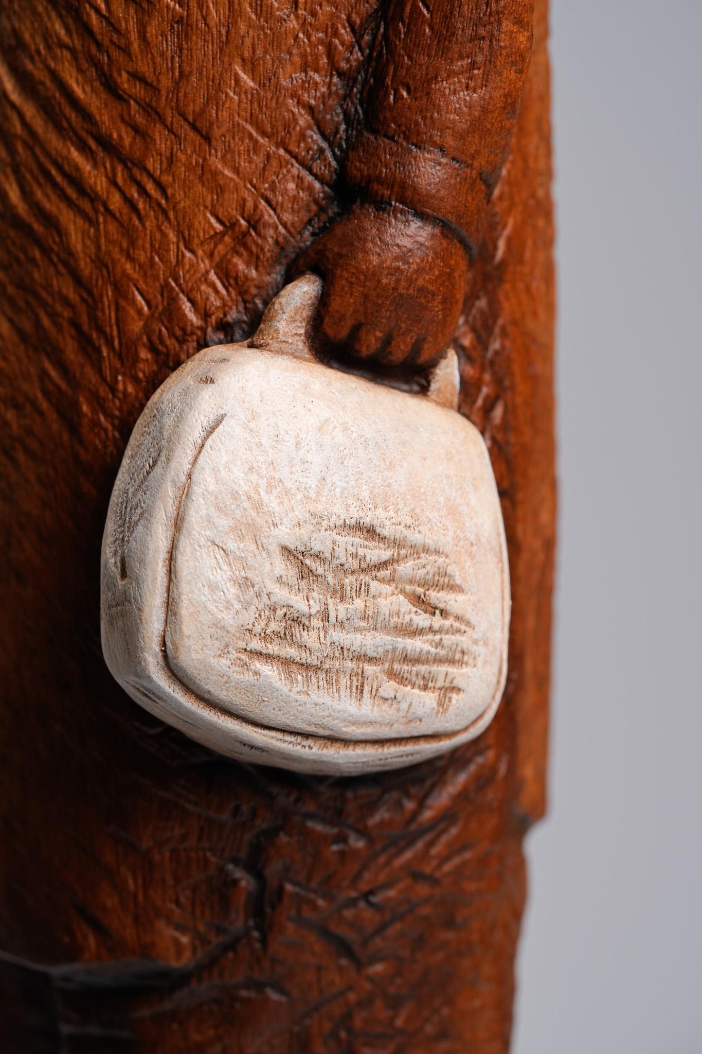 Gotting, Zeitgenössische handgeschnitzte Holzskulptur, 2019 im Angebot 5