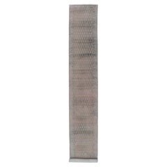 Tapis de couloir Seraband à motif complexe en bleu clair de Keivan Woven Arts