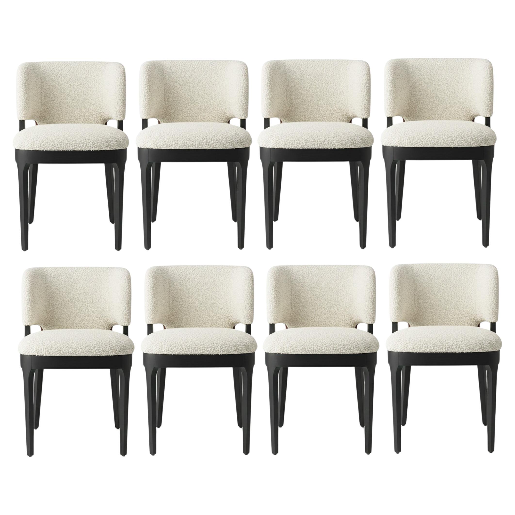 Seraph Stuhl: Gebogene Form mit architektonischem Sockel in schwarzer Eiche - Mondo Design Studio im Angebot