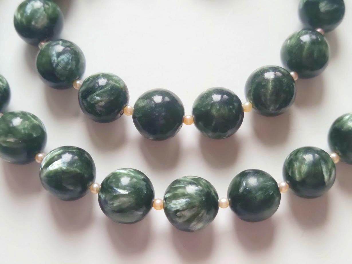 Art Deco Seraphinite and Freshwater Pearl Necklace For Sale
