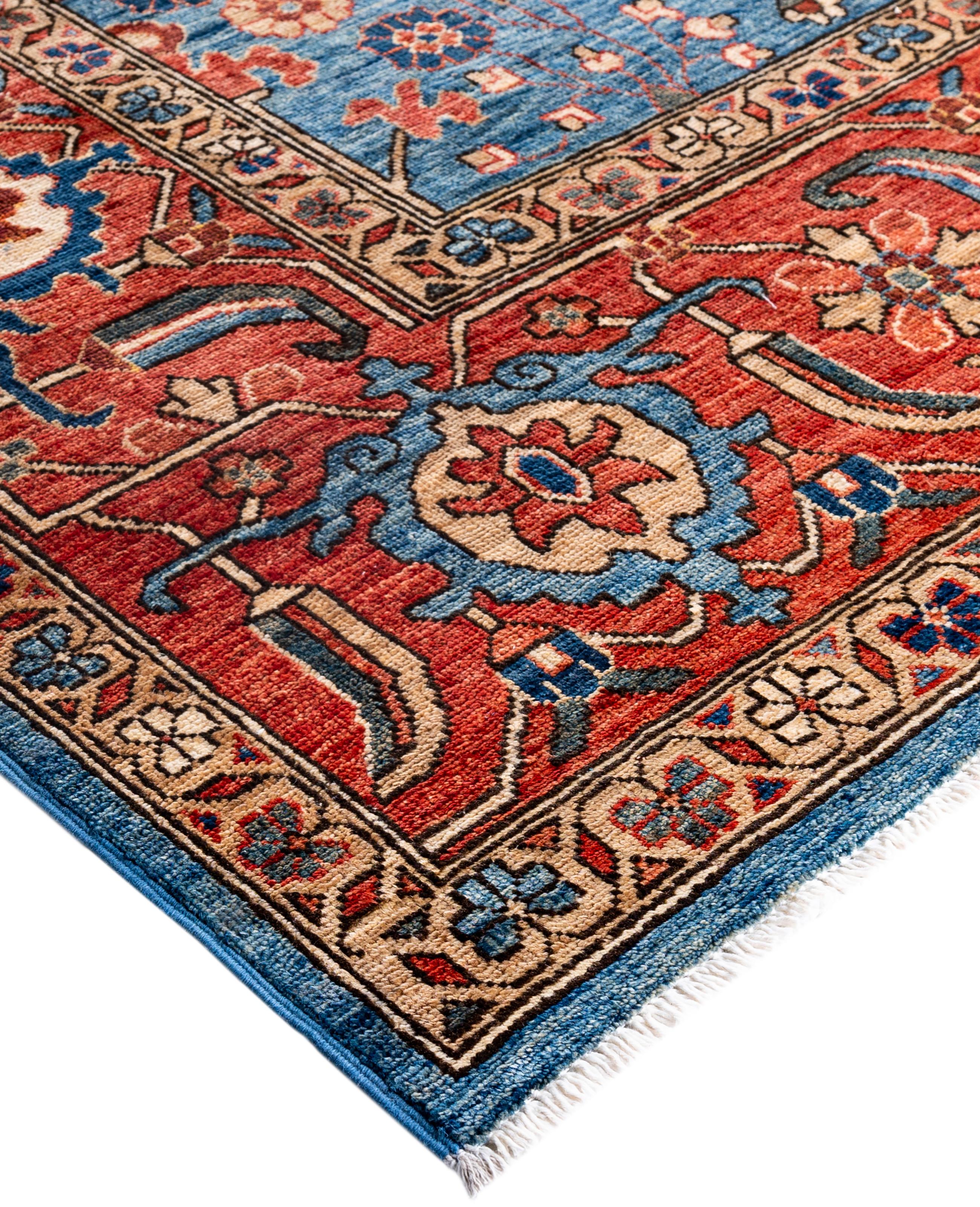 Las alfombras Serapi son conocidas por sus diseños geométricos y audaces y sus ricos colores, a menudo con un medallón central rodeado de intrincados dibujos. Suelen utilizar una paleta de colores cálidos y terrosos, con rojos intensos, azules,