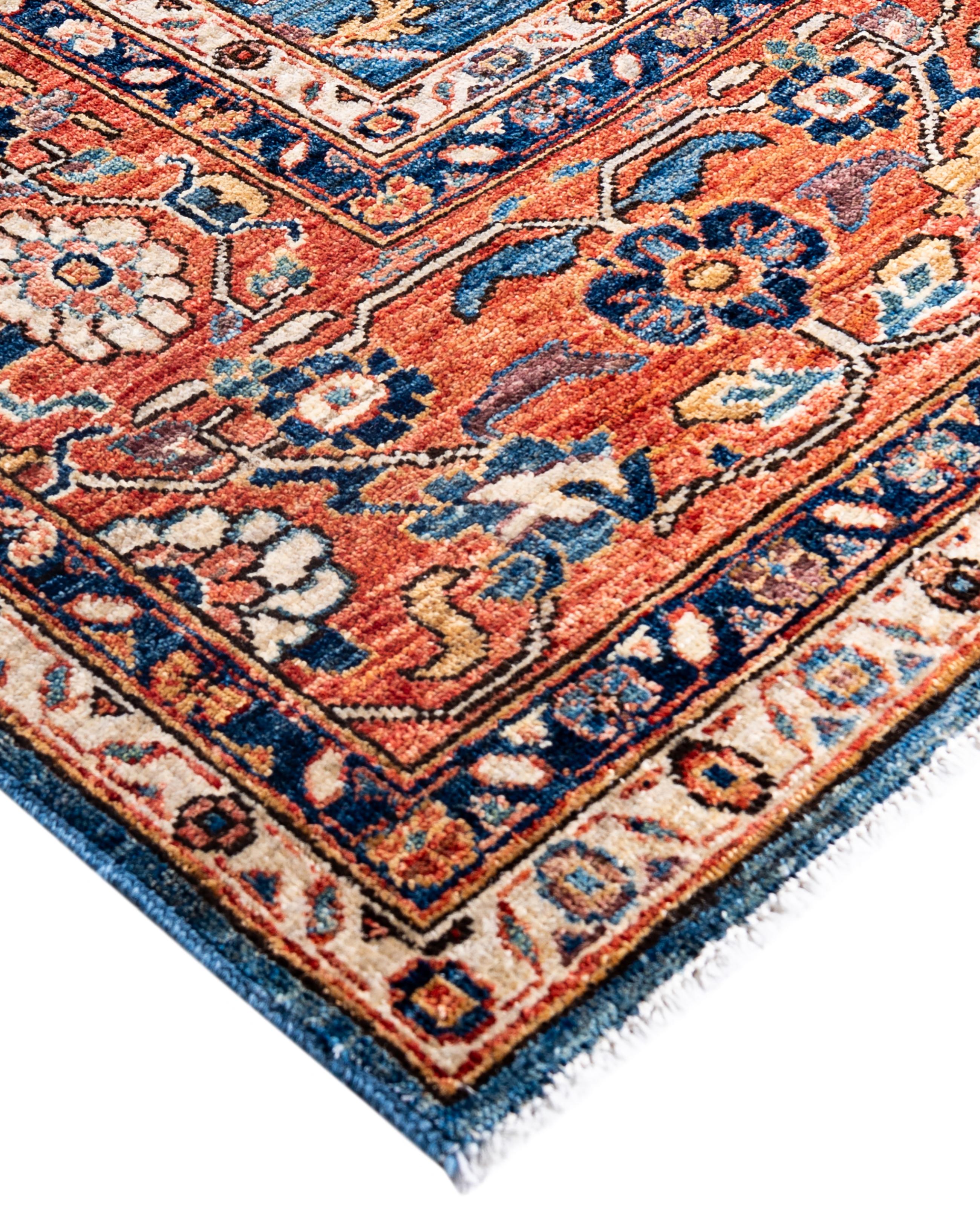 Las alfombras Serapi son conocidas por sus diseños geométricos y audaces y sus ricos colores, a menudo con un medallón central rodeado de intrincados dibujos. Suelen utilizar una paleta de colores cálidos y terrosos, con rojos intensos, azules,