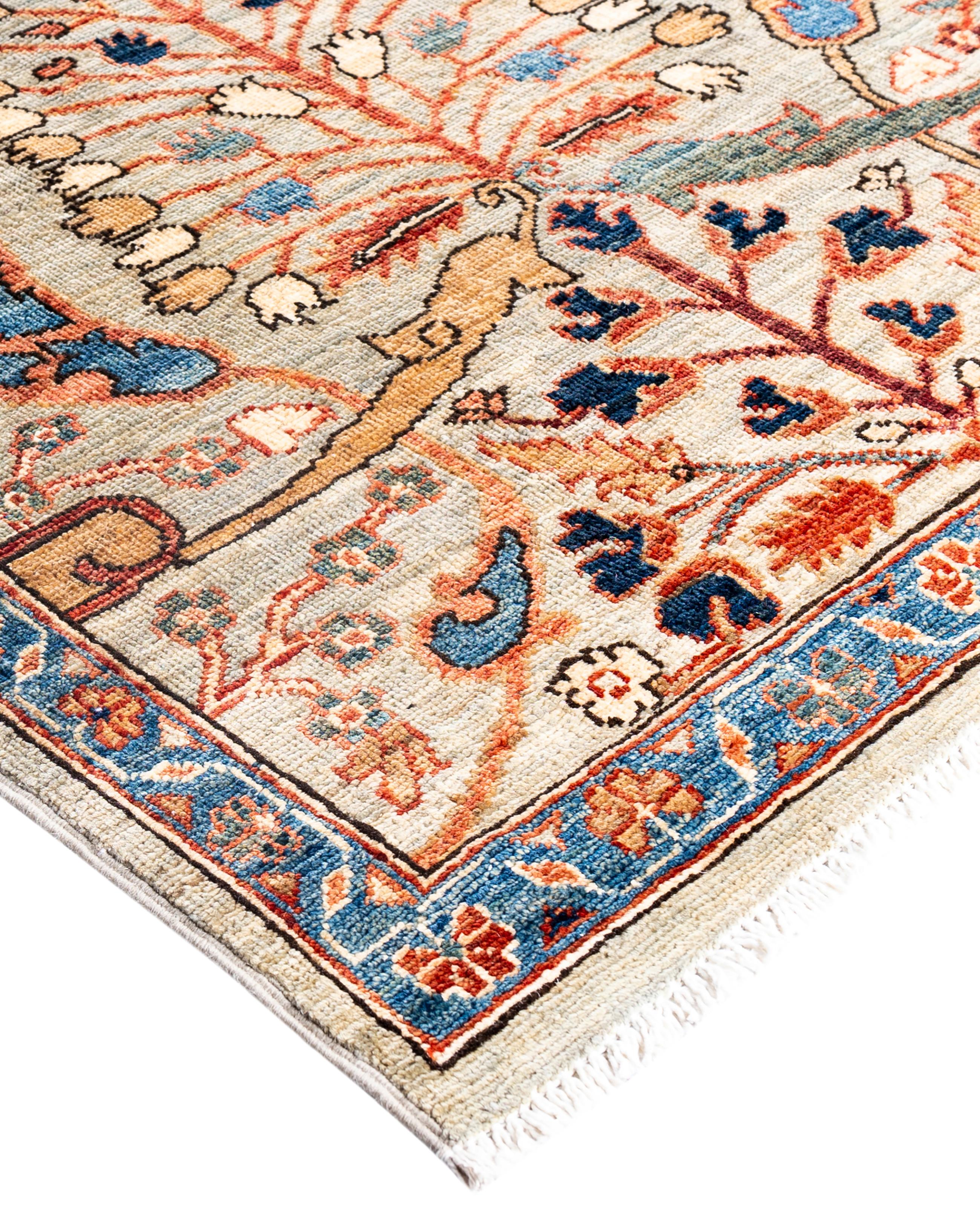 Les tapis Serapi sont connus pour leurs motifs géométriques audacieux et leurs riches couleurs. Ils présentent souvent un médaillon central entouré de motifs complexes. Ils utilisent généralement une palette de couleurs chaudes et terreuses, avec