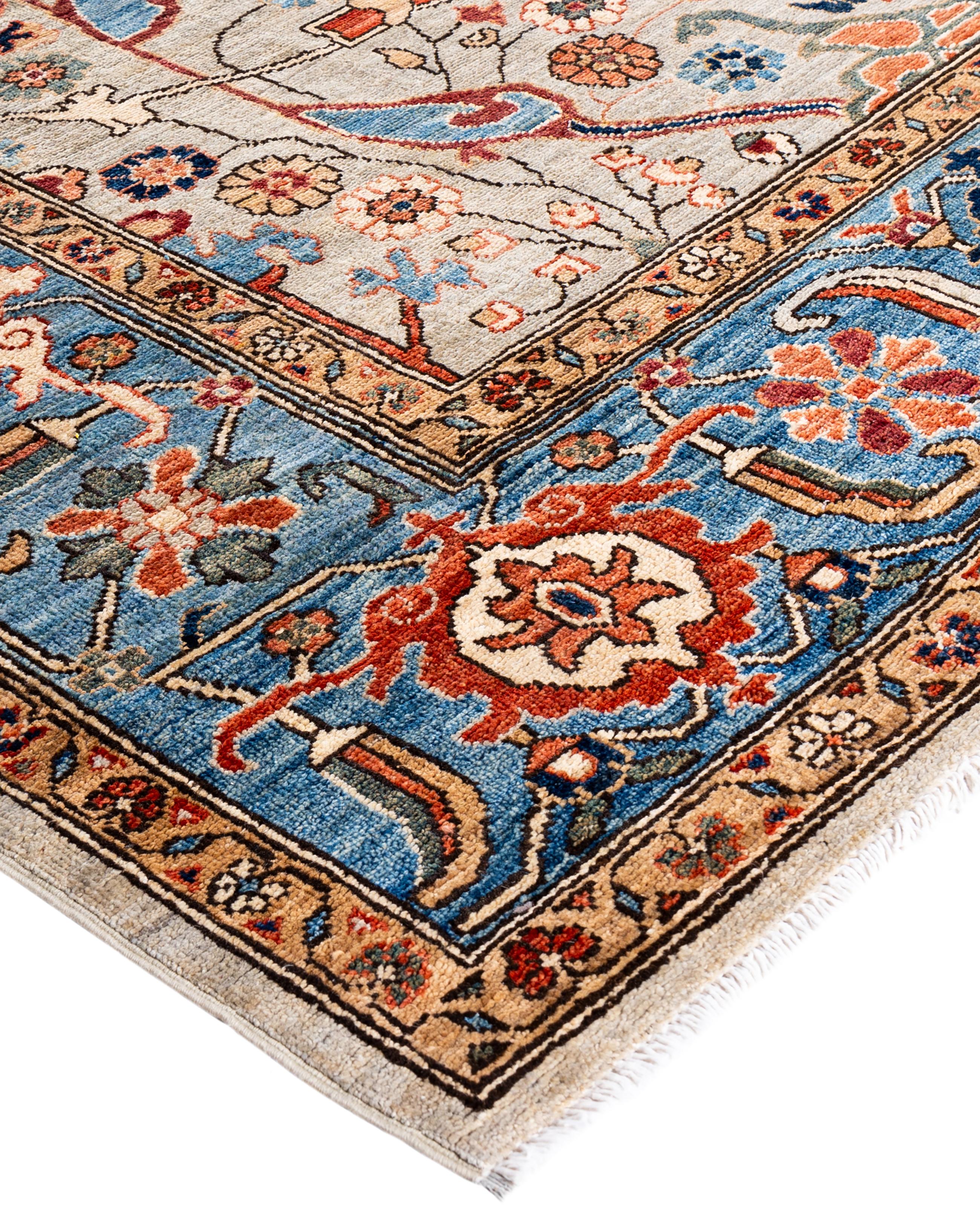 Las alfombras Serapi son conocidas por sus diseños geométricos y audaces y sus ricos colores, a menudo con un medallón central rodeado de intrincados dibujos. Suelen utilizar una paleta de colores cálidos y terrosos, con rojos intensos, azules,