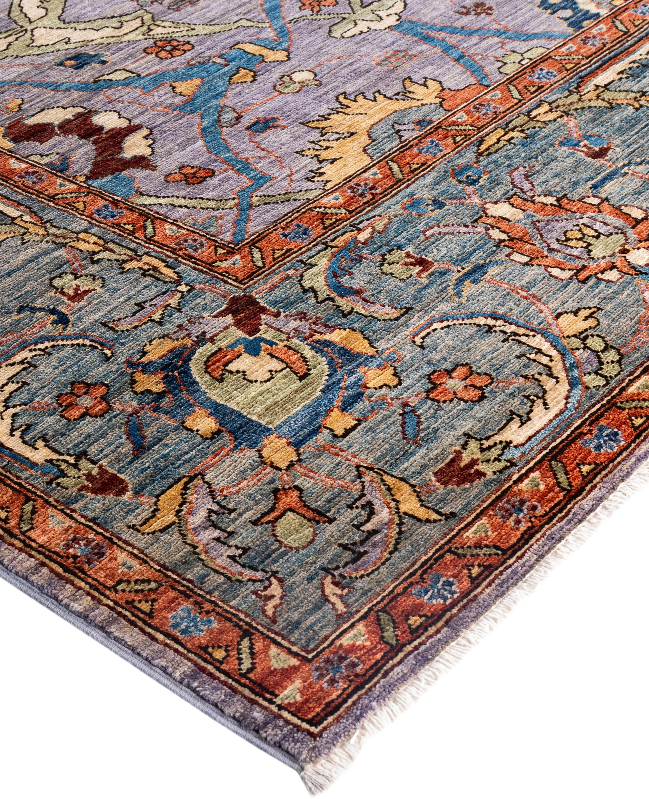 Las alfombras Serapi son conocidas por sus diseños geométricos y audaces y sus ricos colores, a menudo con un medallón central rodeado de intrincados dibujos. Suelen utilizar una paleta de colores cálidos y terrosos, con rojos intensos, azules,