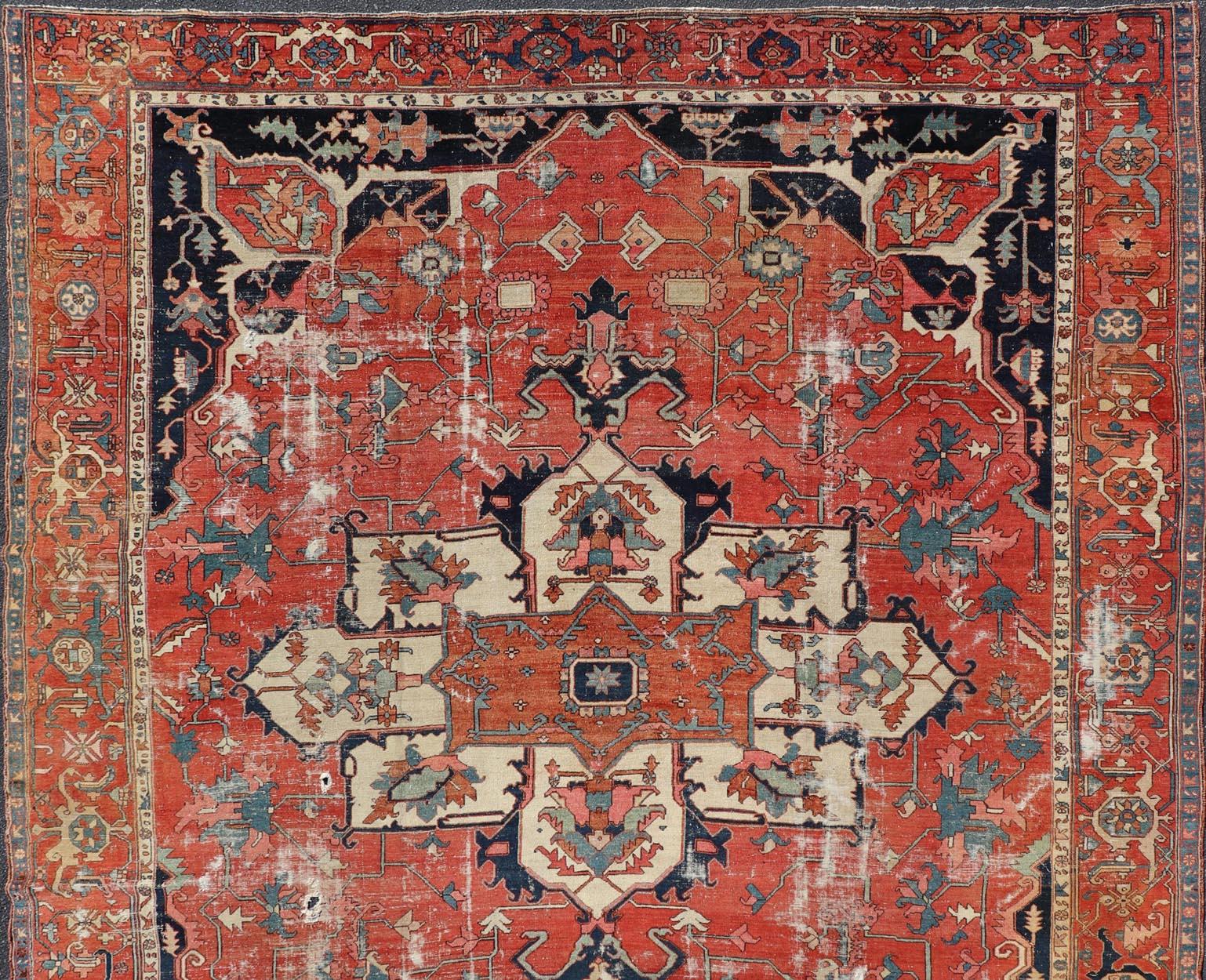 Laine Tapis Serapi orné d'un médaillon central aux couleurs riches 10'5 x 13'1 en vente