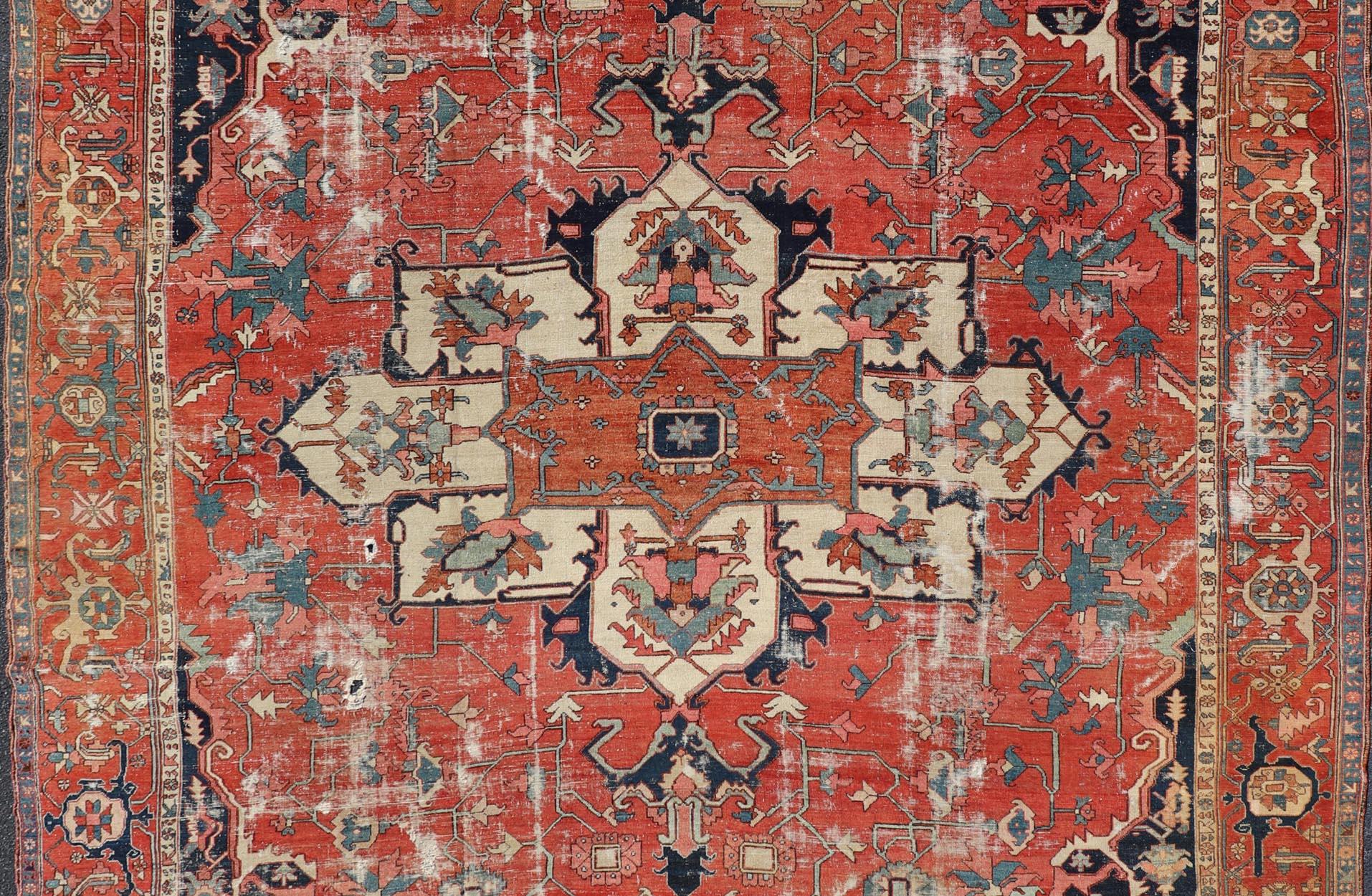 Tapis Serapi orné d'un médaillon central aux couleurs riches 10'5 x 13'1 en vente 1