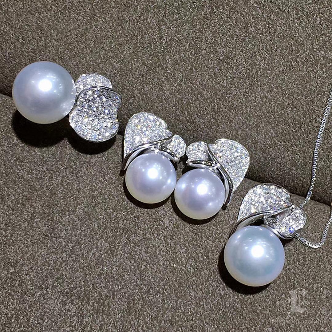 【Lustre Arc】Heart-Line Embrace South Sea Pearl & Diamond Ring en vente 4