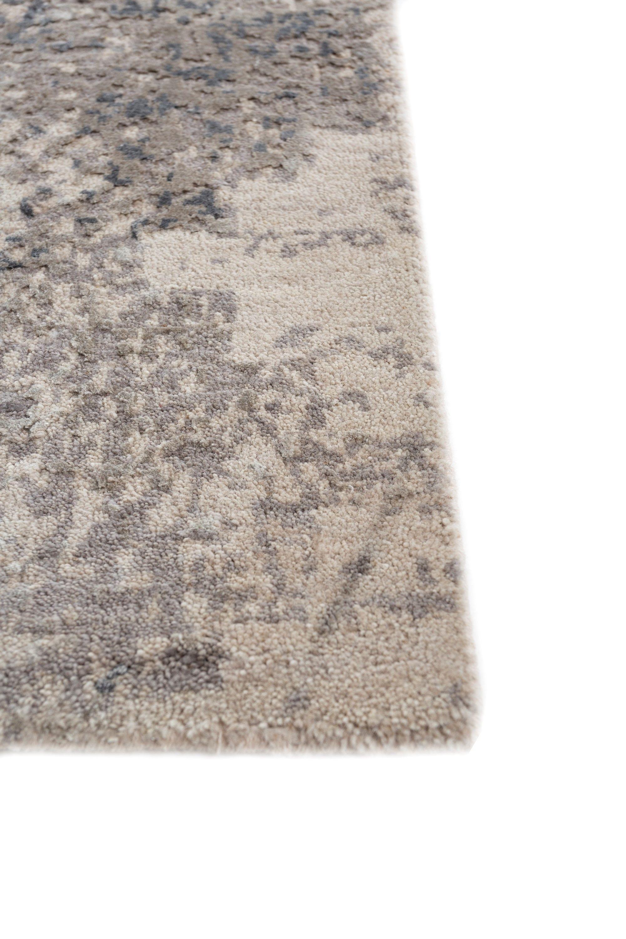 This modern masterpiece is a testament to the beauty found in errors, exploring the intersection of nature's organic interruptions and mechanical misprints. A harmonious blend of spontaneity and uniqueness, this rug is a true work of art. The design
