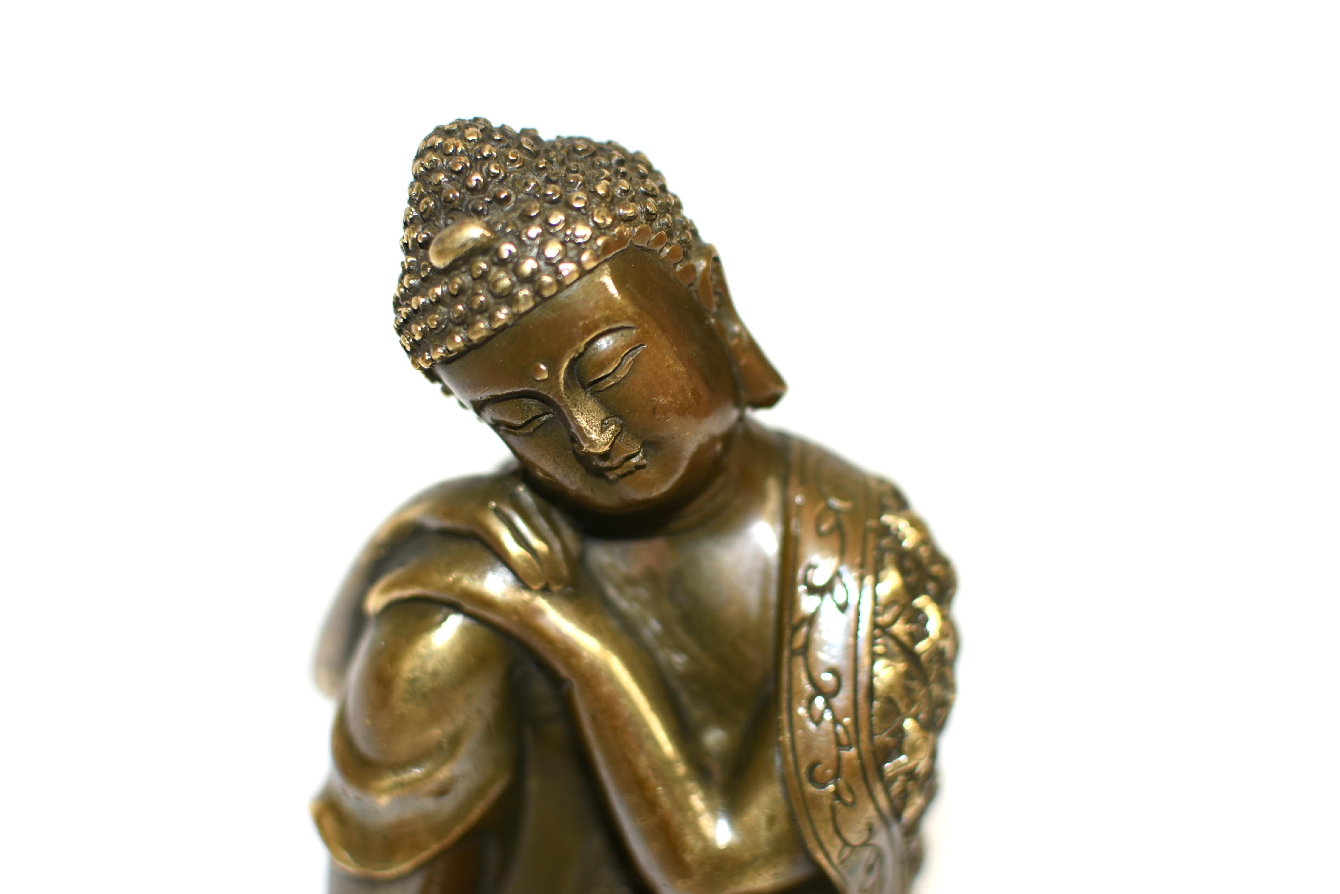 Zeitgenössischer Buddha aus heiterer Bronze im Angebot 1