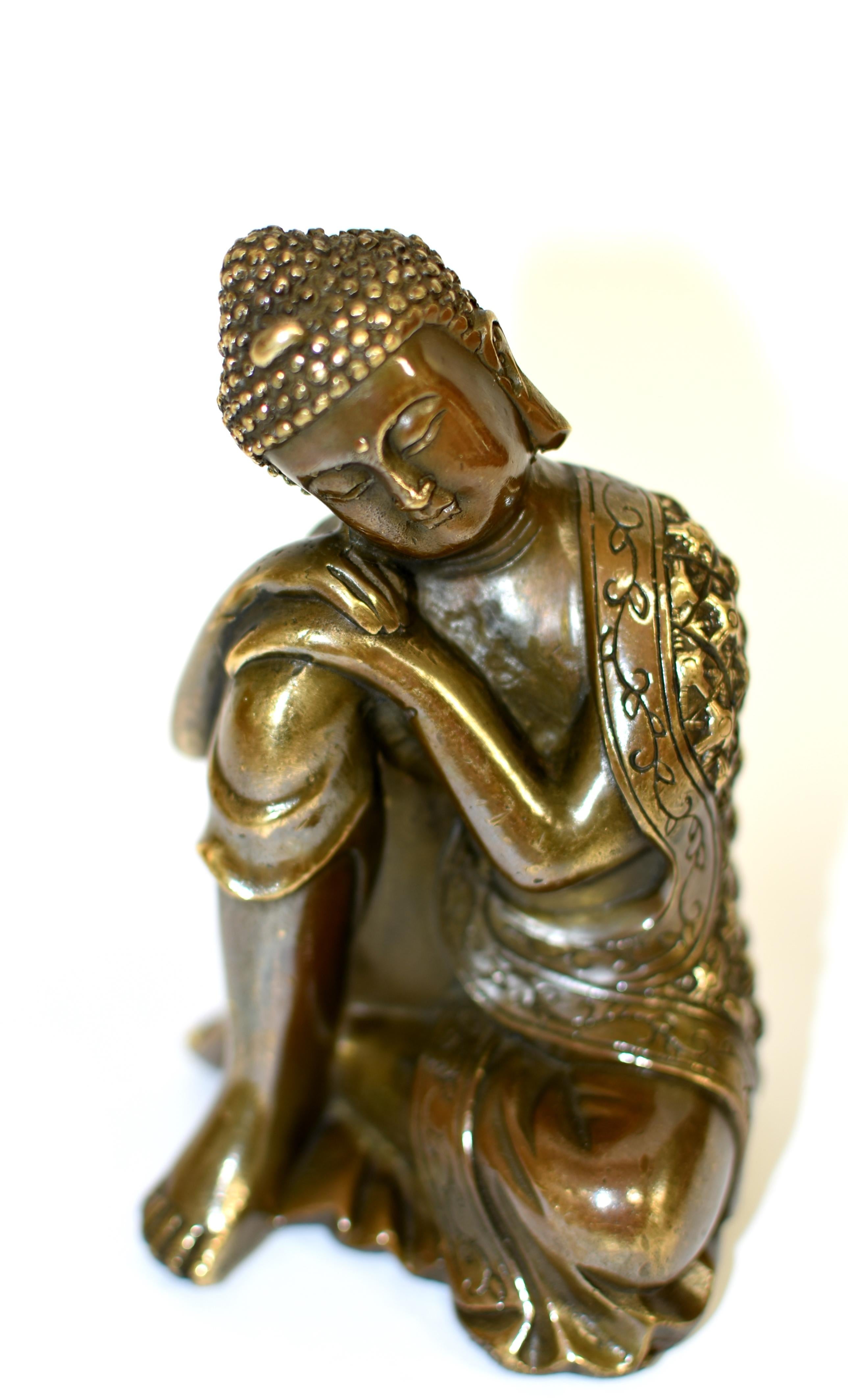Zeitgenössischer Buddha aus heiterer Bronze im Angebot 4