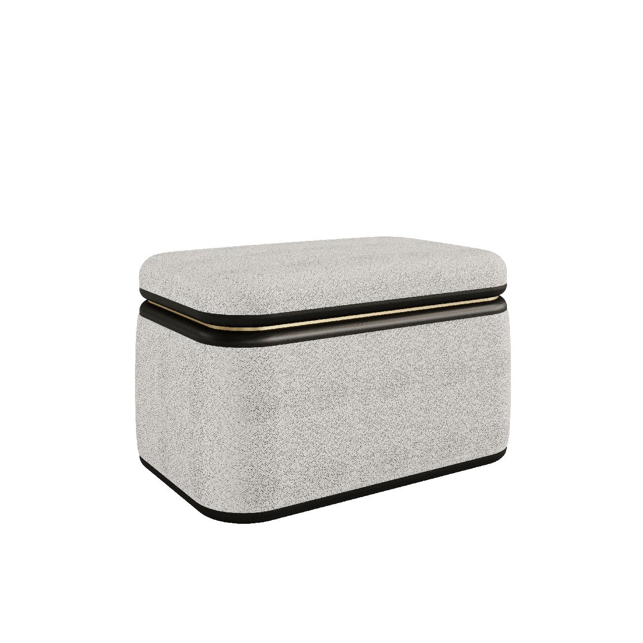SERENE Moderner Hocker (Handgefertigt) im Angebot