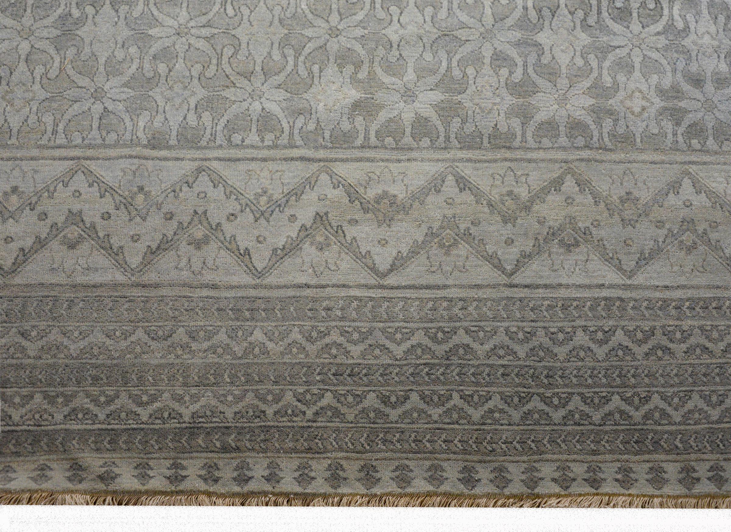 Contemporary Serene Palatial Size Khanna Rug For Sale