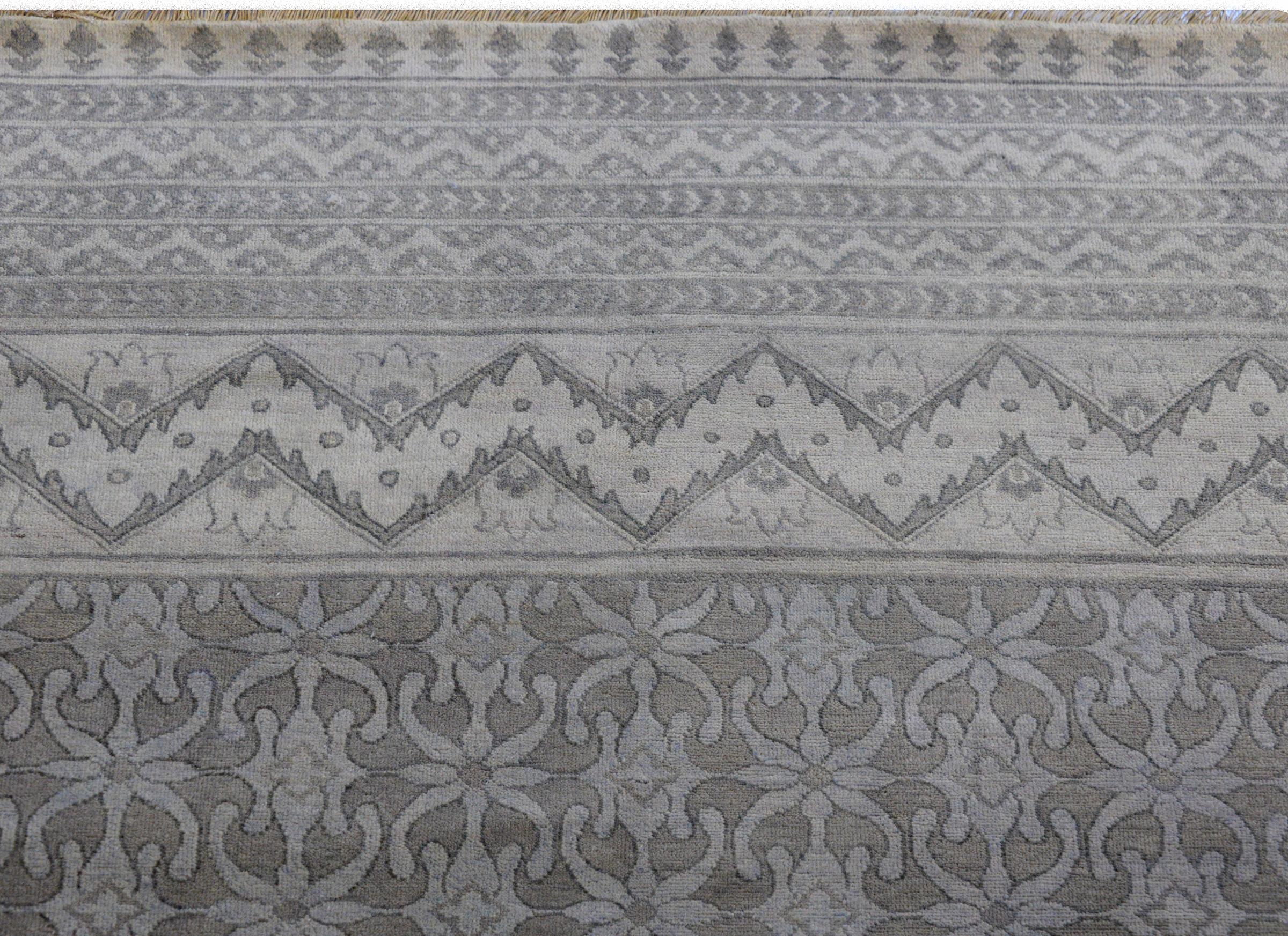 Palastgroßer Khanna-Teppich in Serene (Wolle) im Angebot