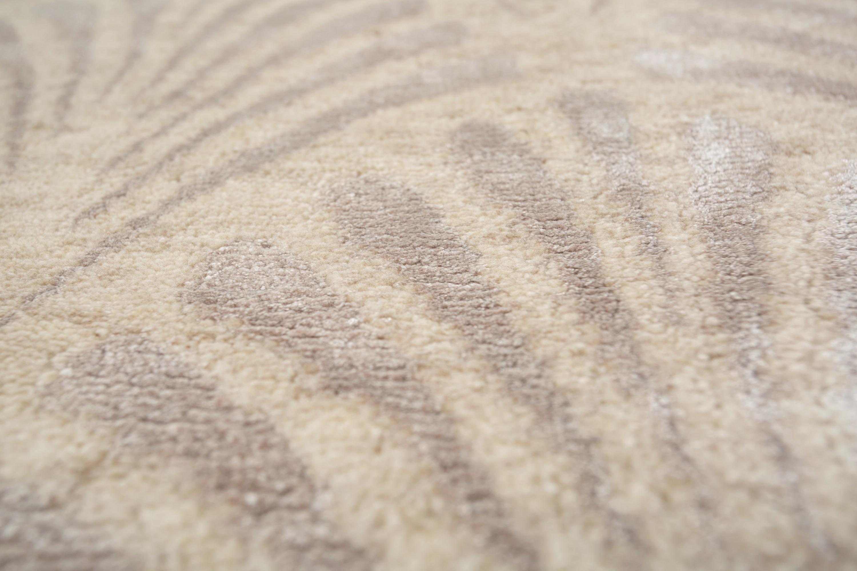 Serenity Bliss Medium Tan & Weiß 180X270 cm Handgeknüpfter Teppich (Indisch) im Angebot