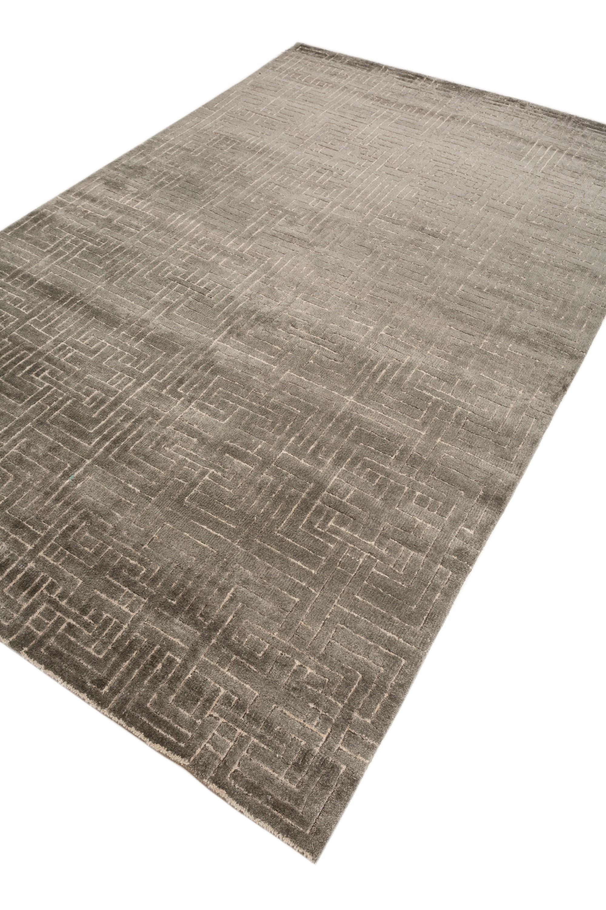 Modern Serenity Fusion Sealskin & Flax 180X270 cm Handknotted Rug For Sale