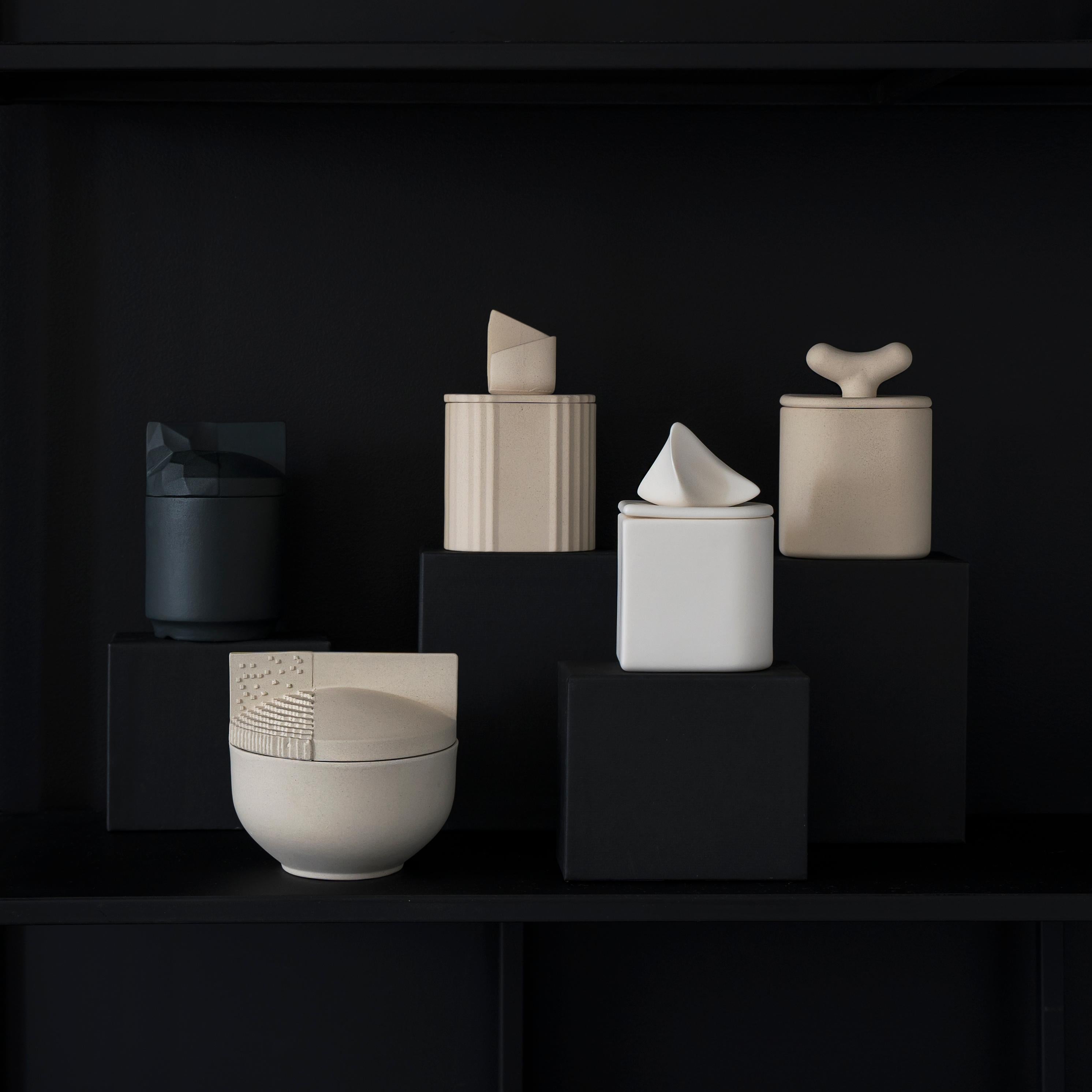 Serenity, Scented Kerze in Parian-Porzellan-Dekobox, Design Award 2022 im Zustand „Neu“ im Angebot in MILANÓWEK, 14
