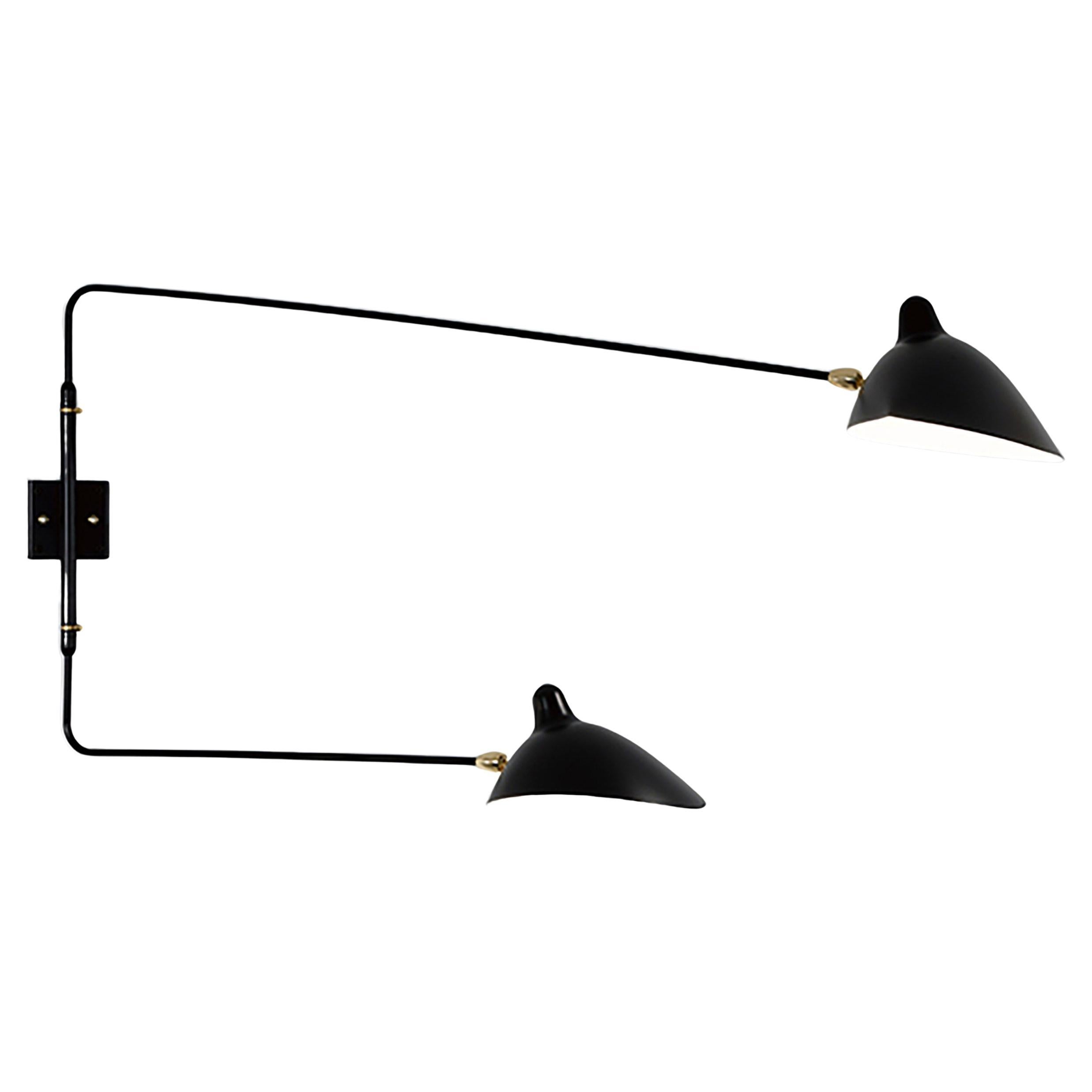 Serge Mouille 2 straight swivel arms wall lamp en venta