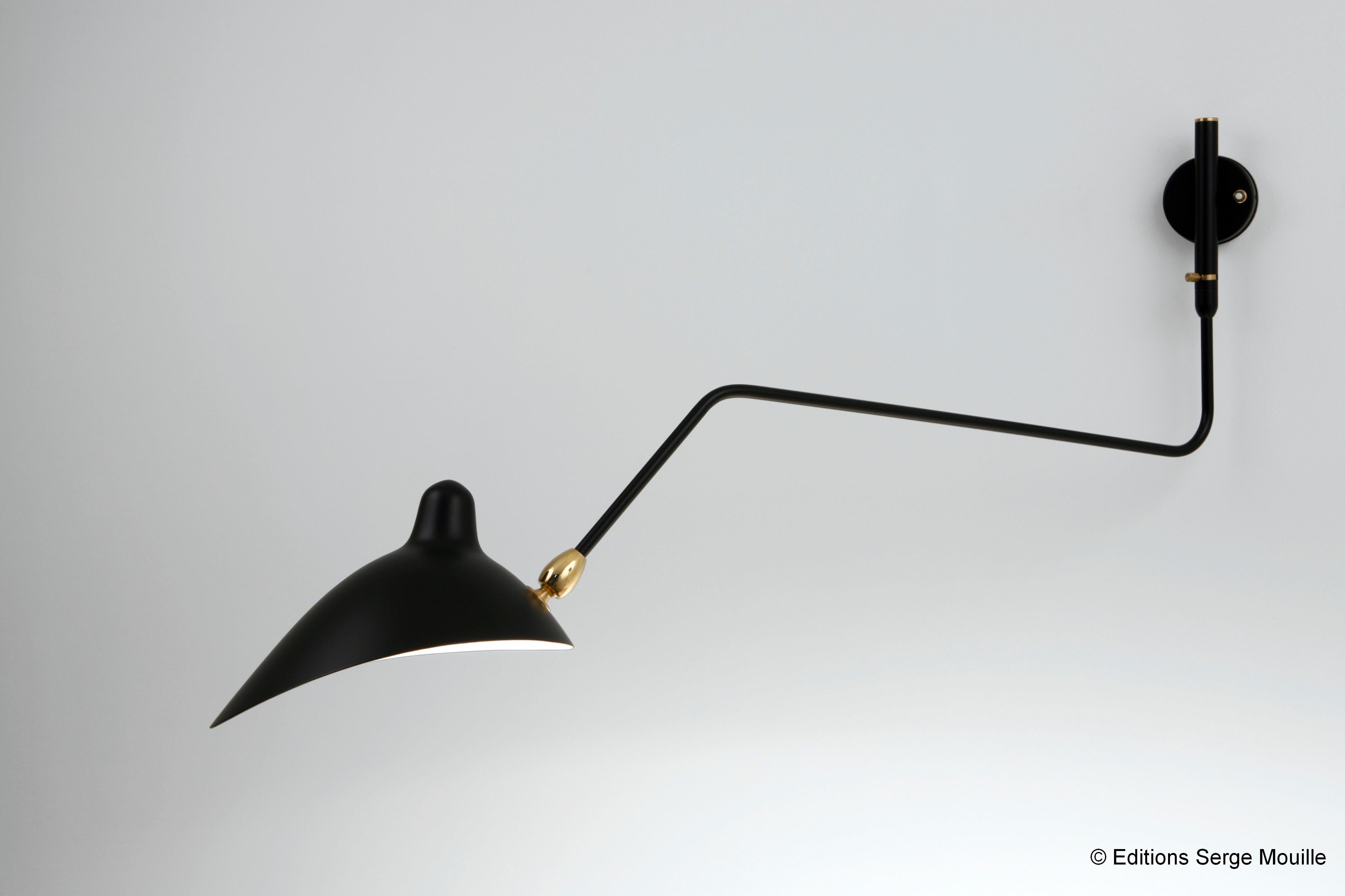 Mid-Century Modern Serge Mouille 'Applique Un Bras Courbe Pivotant' Wall Light in Black For Sale