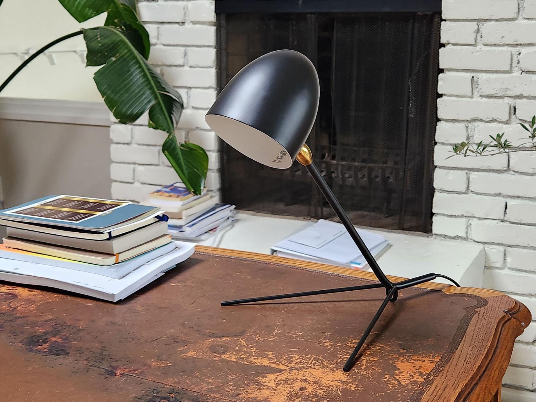 Serge Mouille - Black or White Cocotte Desk Lamp For Sale 6
