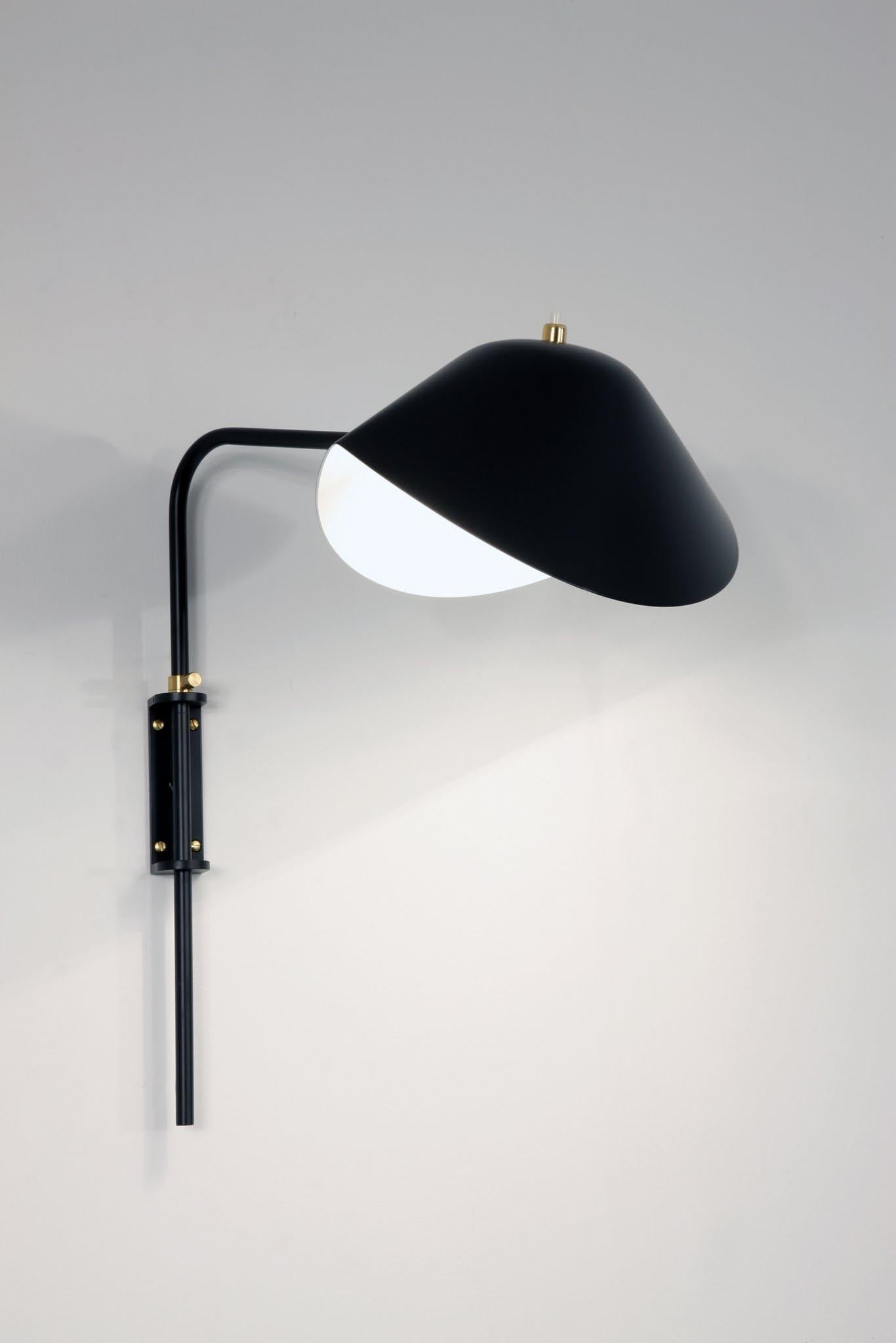 French Serge Mouille Brass and Black Aluminium Mid-Century Modern Antony Wall Lamp For Sale