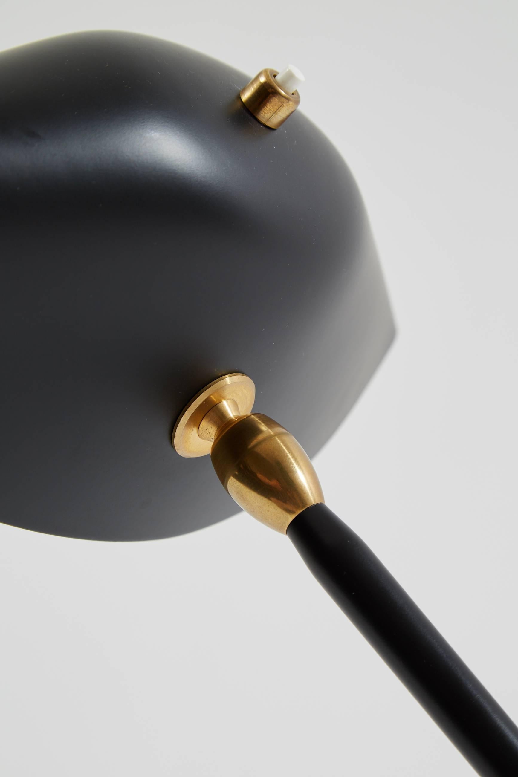Serge Mouille Brass and Black Aluminium Mid-Century Modern Tripod Desk Lamp  For Sale 8