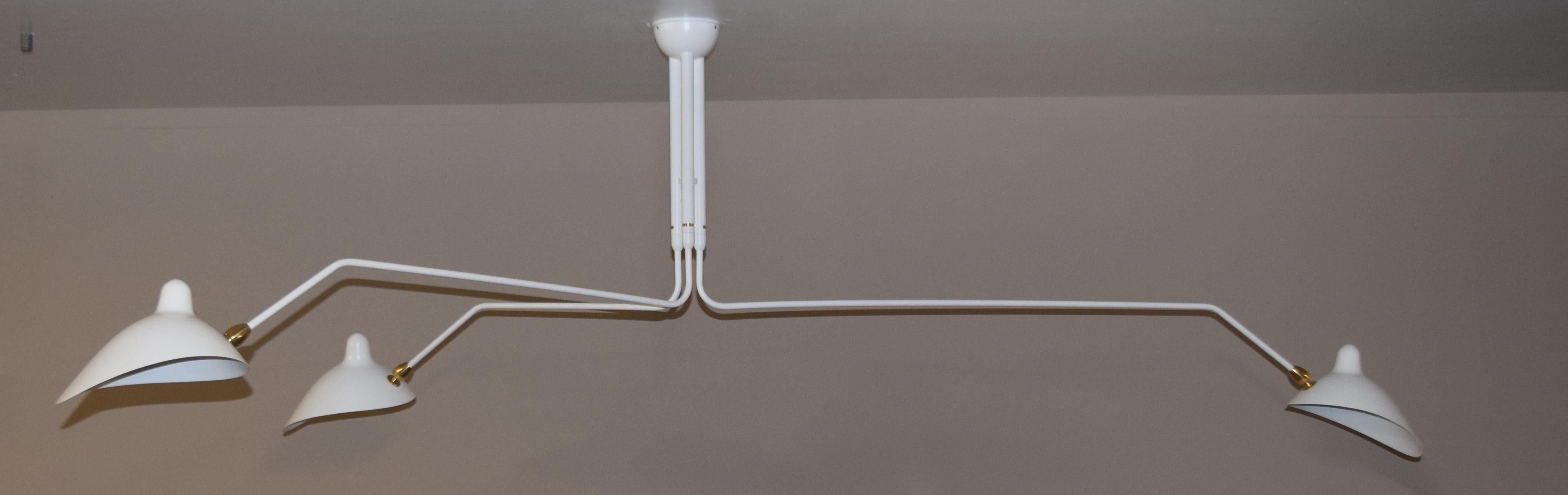 Serge Mouille - Lámpara de Techo con 3 Brazos Giratorios en Blanco Francés en venta