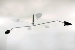 Serge Mouille – Deckenleuchte mit 6 drehbaren Armen in Schwarz und Weiß – AUSVERKAUFT!