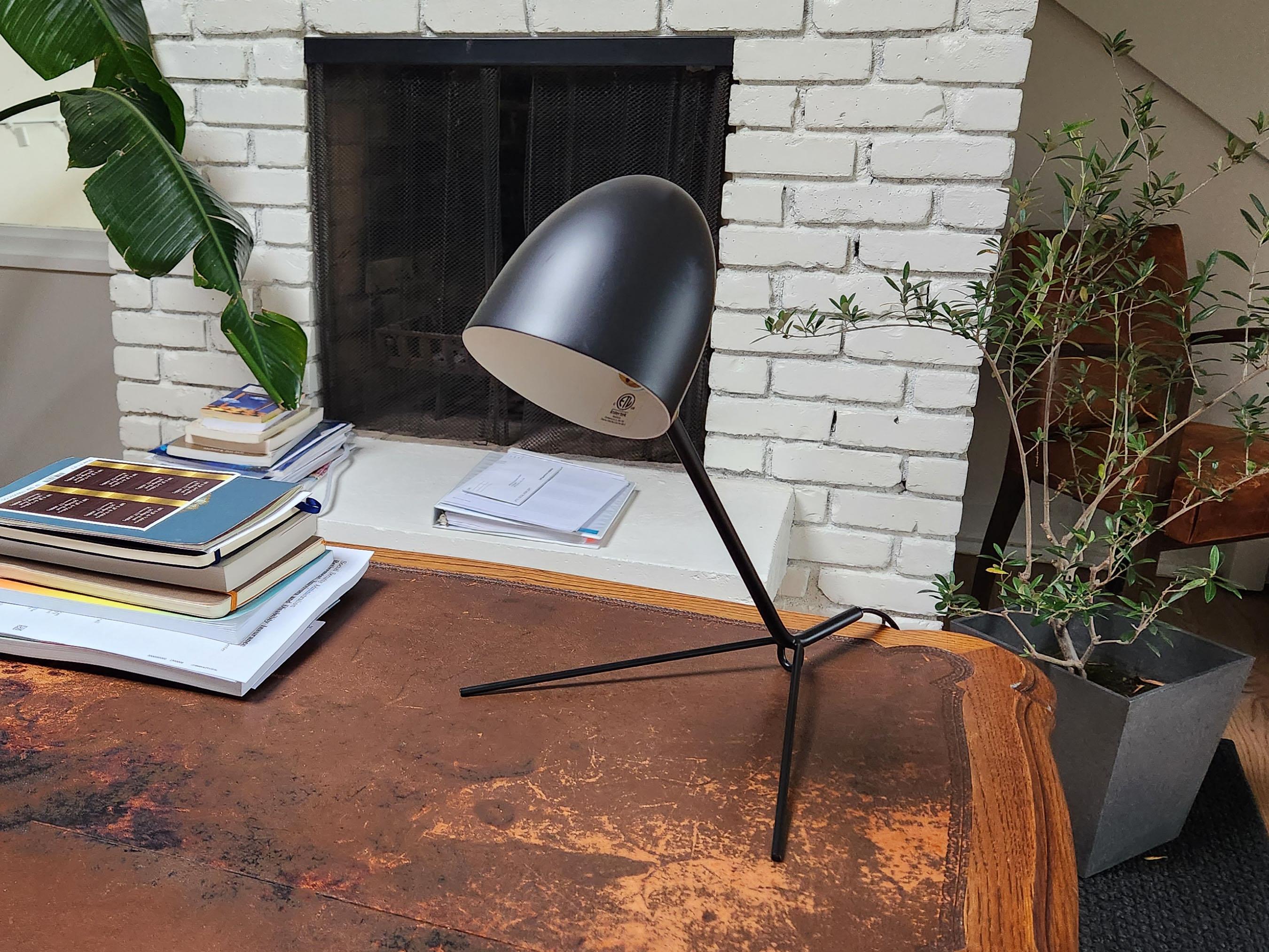 Serge Mouille - Cocotte Desk Lamp in Black For Sale 1