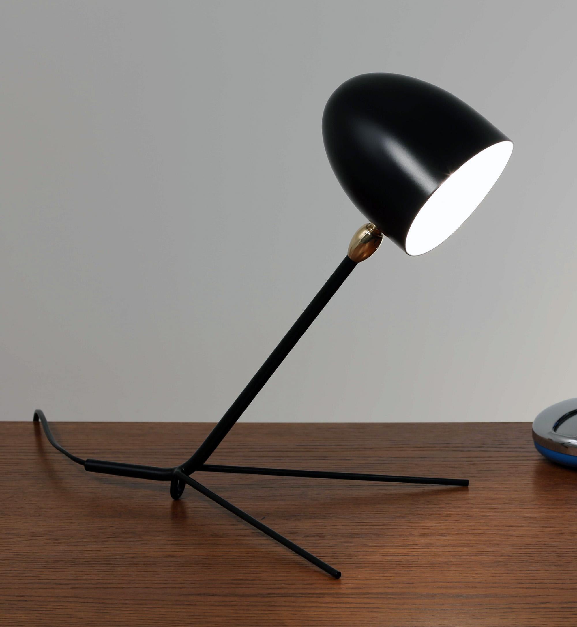Serge Mouille - Cocotte-Schreibtischlampe in Schwarz oder Weiß (Französisch) im Angebot