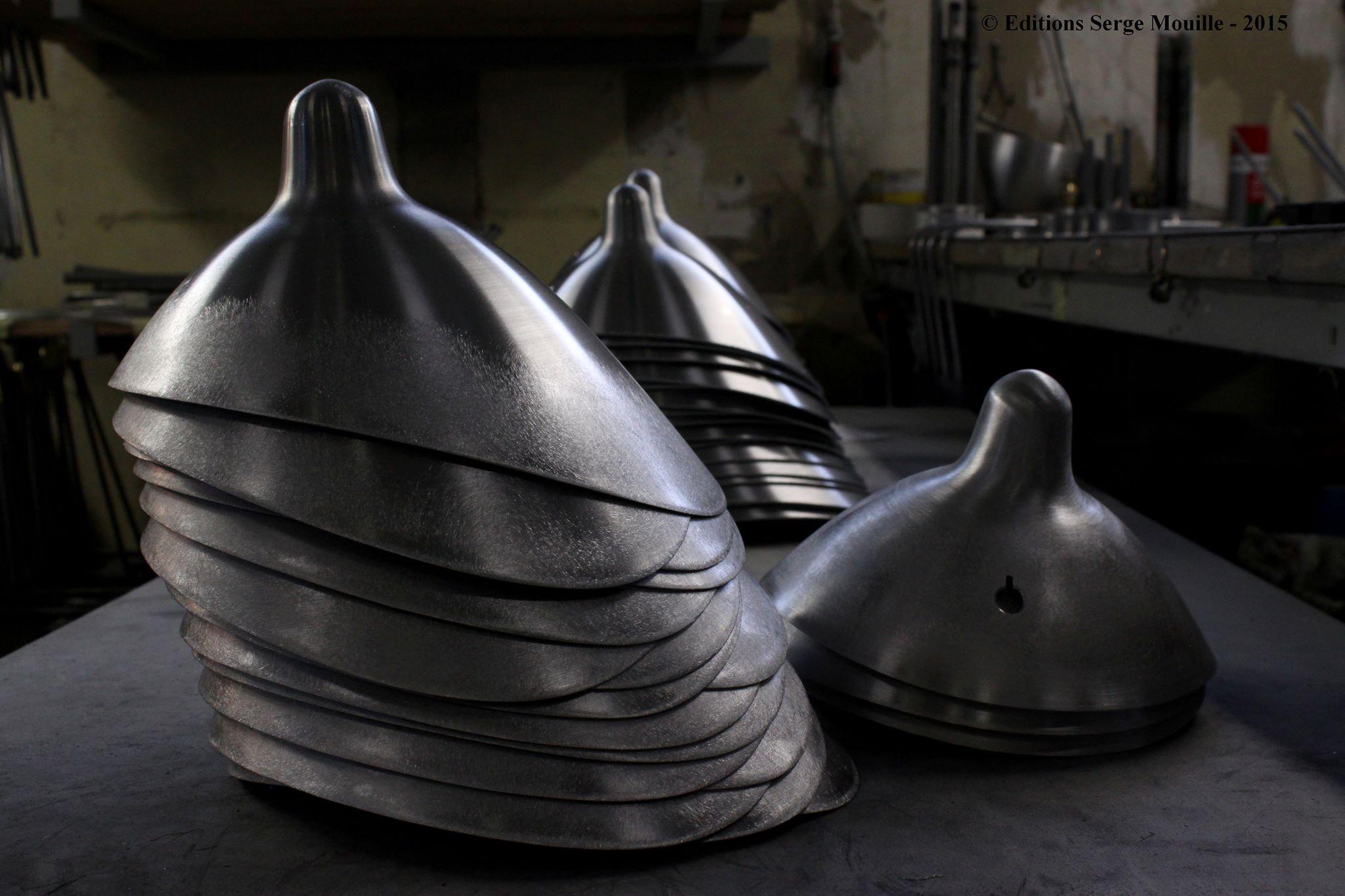 Serge Mouille 'Deux Bras Fixes Un Courbe Pivotant' Ceiling Lamp in Black For Sale 3