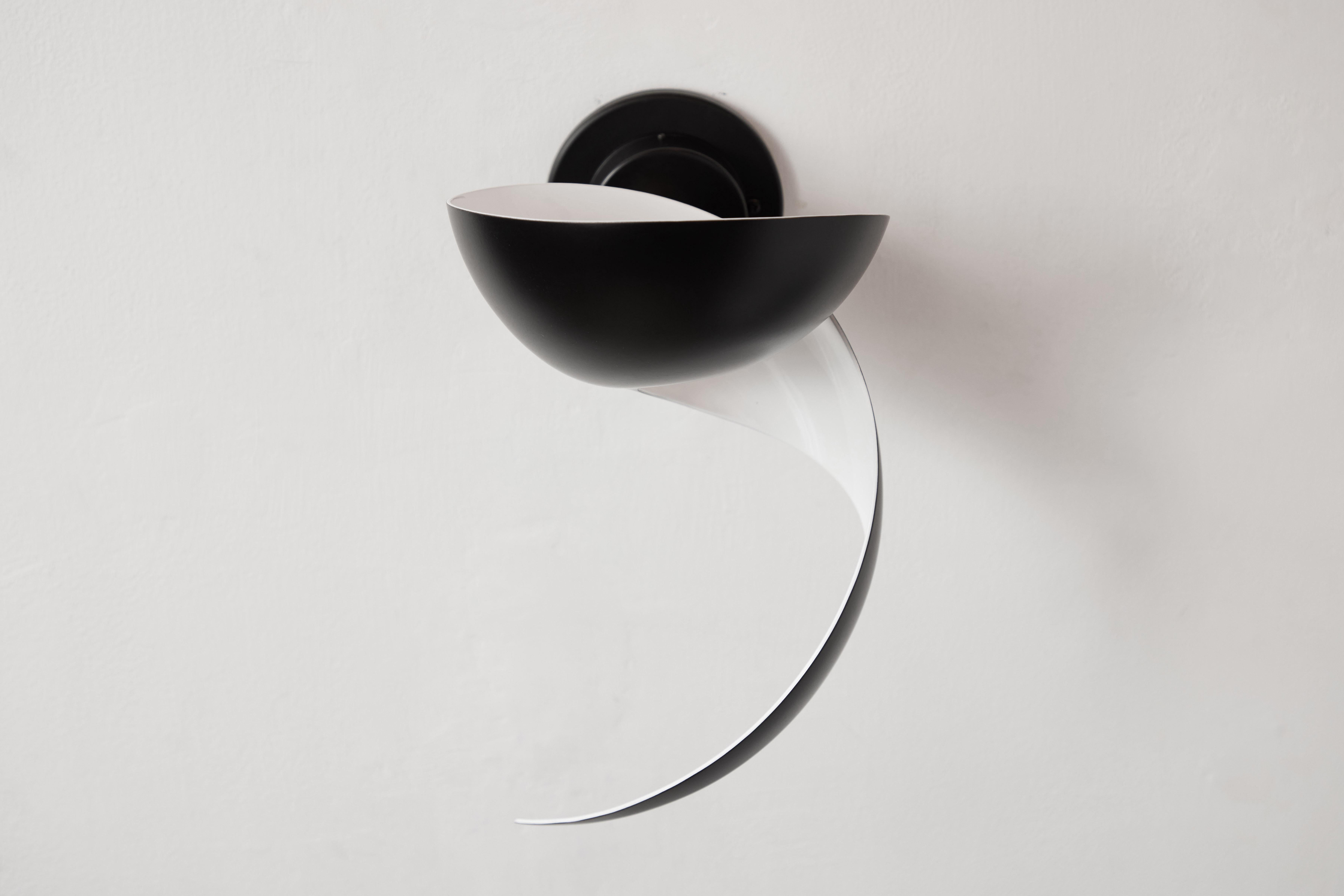 Serge Mouille 'Flame' Wall Lamp in Black In New Condition For Sale In Glendale, CA