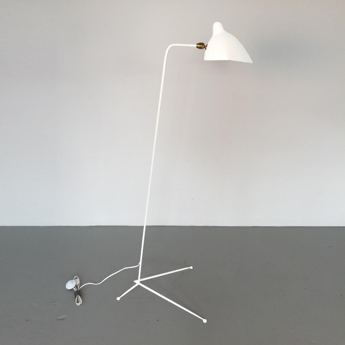 French Serge Mouille - Floor Lamp with 1 Arm in White For Sale