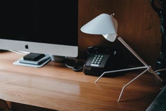 Lampe de Table « Lampe Tripode » Serge Mouille en Blanc