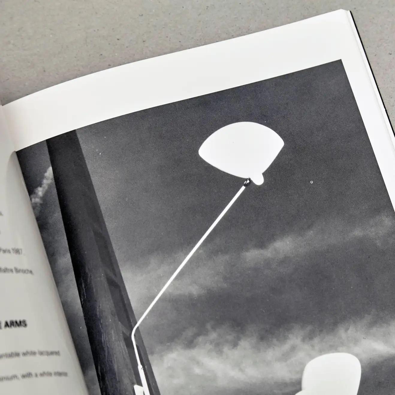 Serge Mouille Luminaires, Buch „Le Regard D'alan“ (Ende des 20. Jahrhunderts) im Angebot