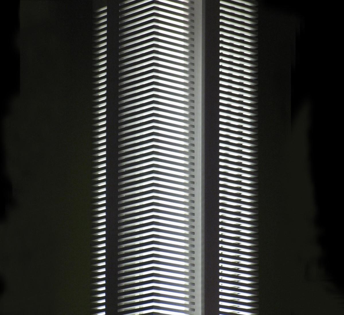 Contemporary Serge Mouille Mid-Century Modern Aluminium Large Signal Column Floor Lamp For Sale