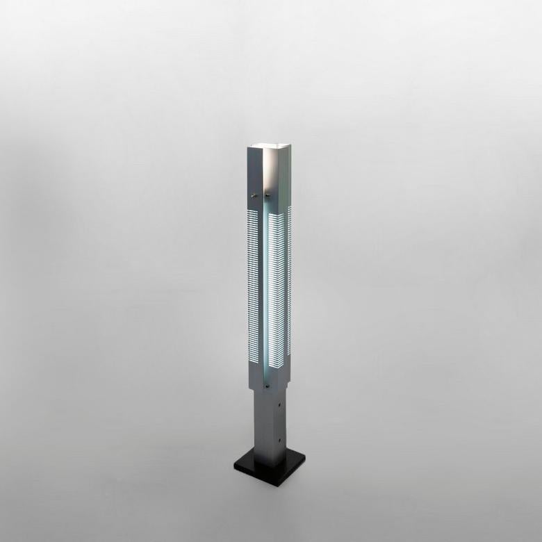 Francese Set di lampade da terra a colonna Signal in alluminio di Serge Mouille, stile metà del secolo scorso in vendita