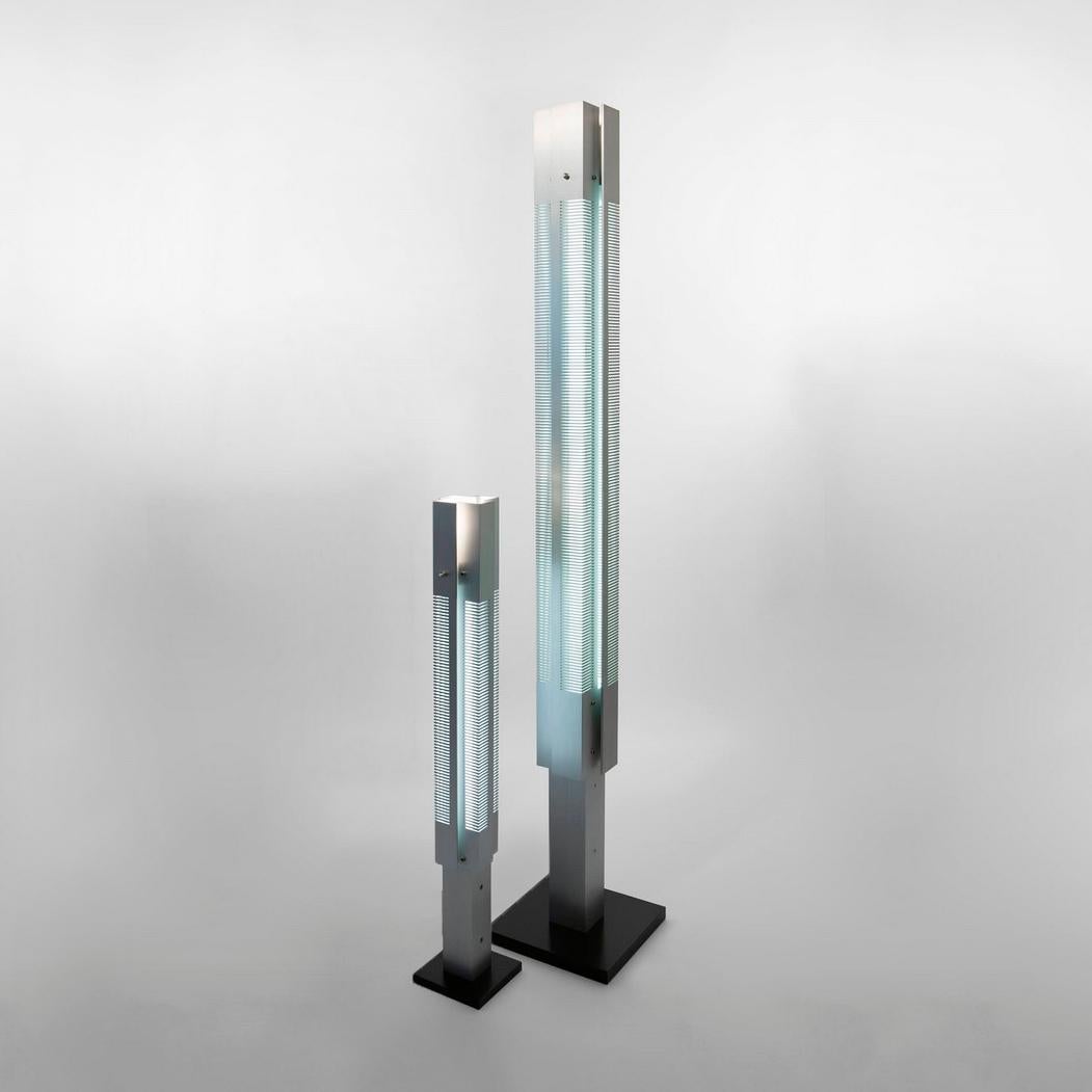 Set di lampade da terra a colonna Signal in alluminio di Serge Mouille, stile metà del secolo scorso in vendita 1