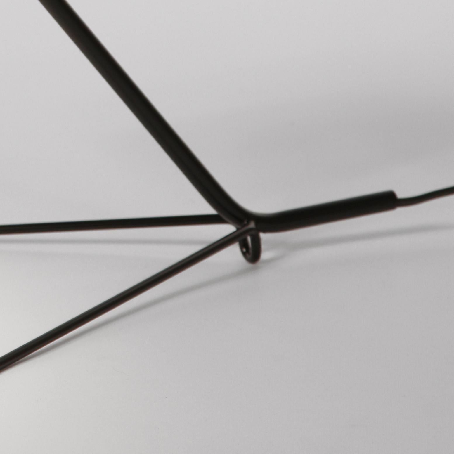 Serge Mouille Moderne schwarze Cocotte-Tischlampe aus der Mitte des Jahrhunderts (Aluminium) im Angebot