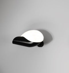 Lampada da parete a conchiglia nera di Serge Mouille, stile metà secolo moderno
