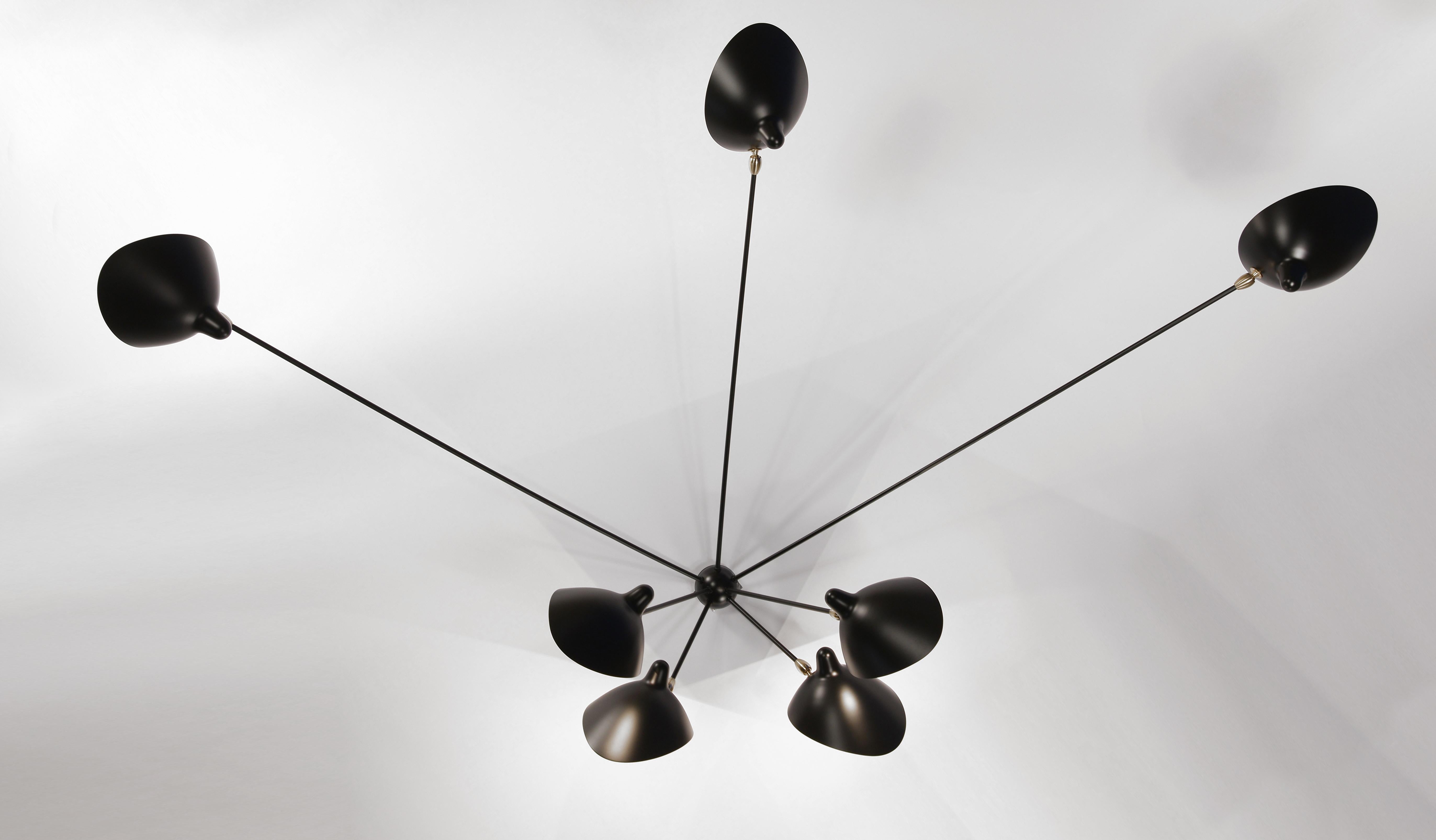 Mid-Century moderno Serge Mouille, lampada da soffitto a parete a sette bracci fissi di colore nero, moderna e di metà secolo. in vendita