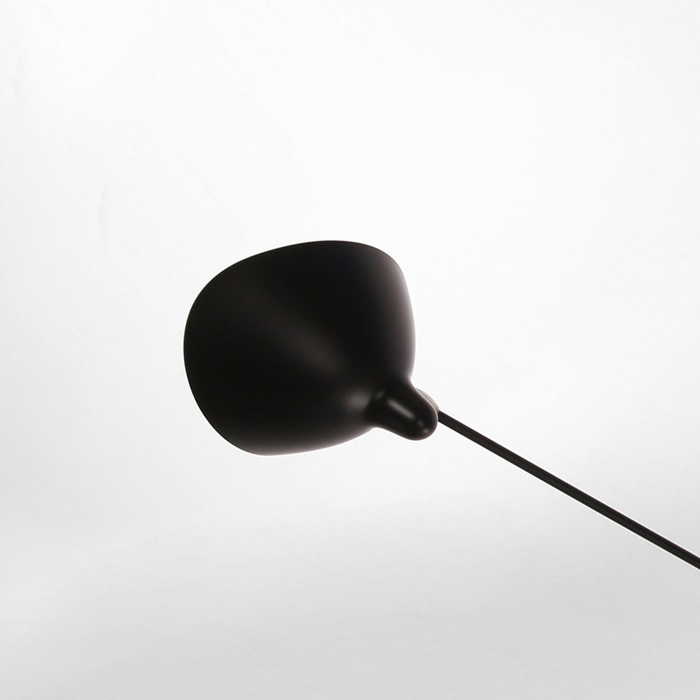Francese Serge Mouille, lampada da soffitto a parete a sette bracci fissi di colore nero, moderna e di metà secolo. in vendita
